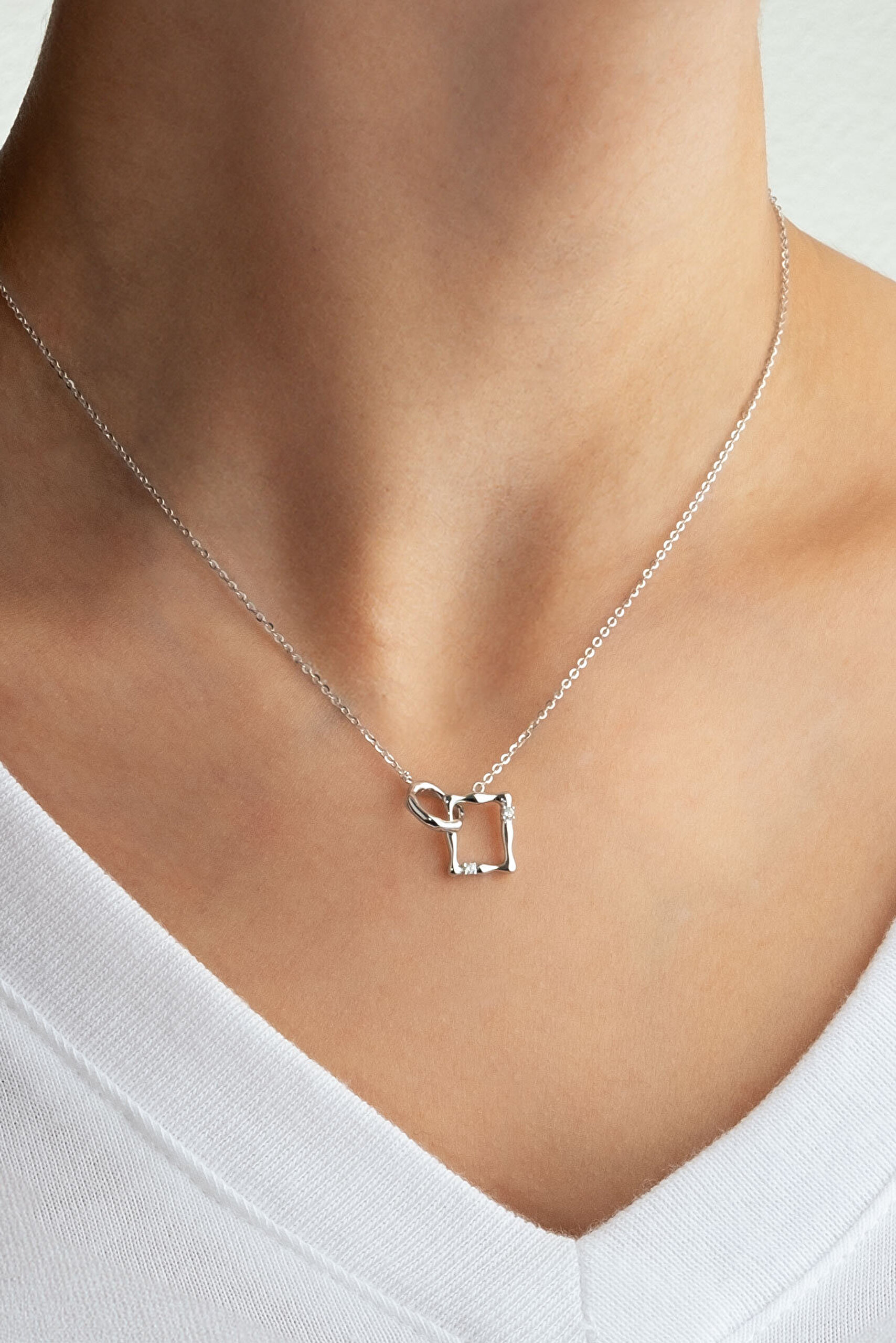 İkonik 18 Ayar Beyaz Altın Kaplama 44 Cm Gümüş Minimal Kolye - 2