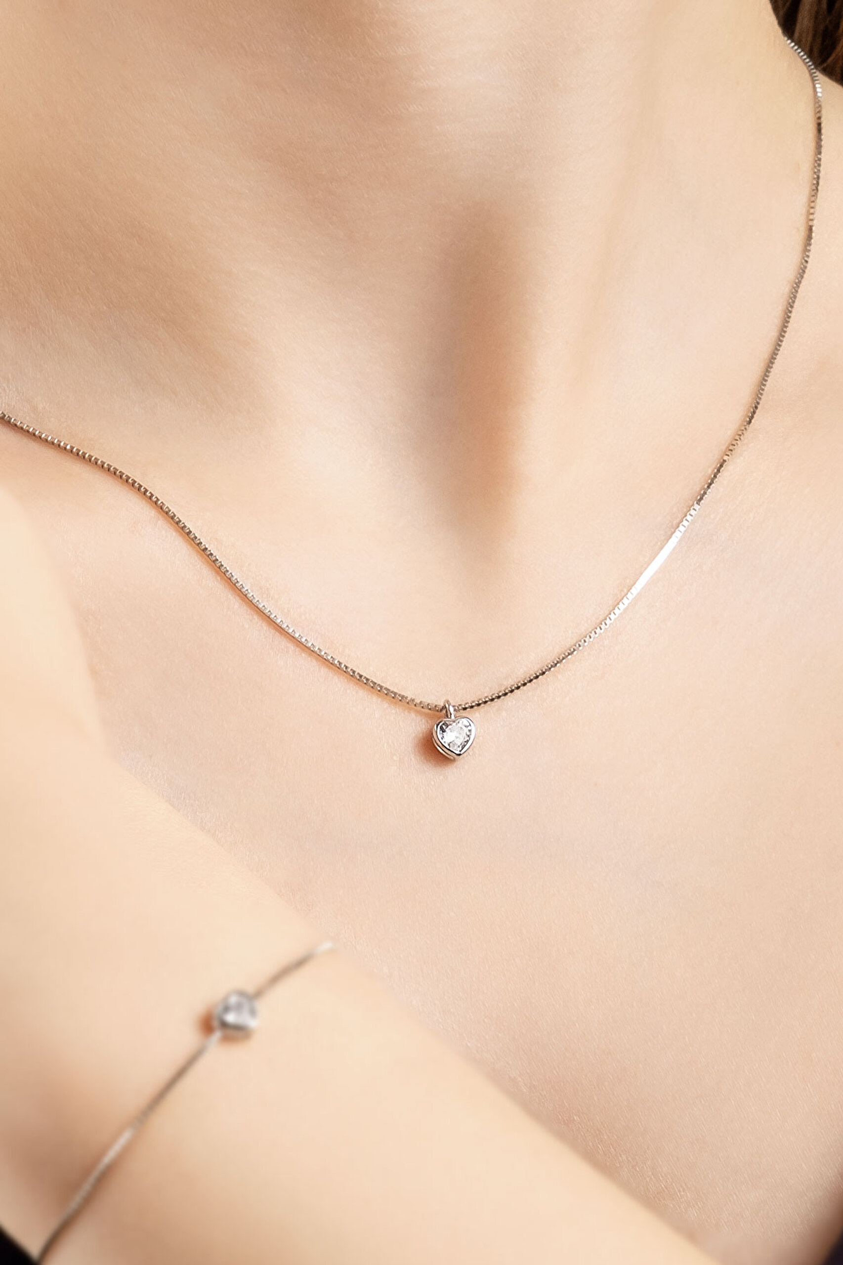 ⁠ Romantik Aşk 18 Ayar Beyaz Altın Kaplama 43 Cm Gümüş Kalp Kolye_1}