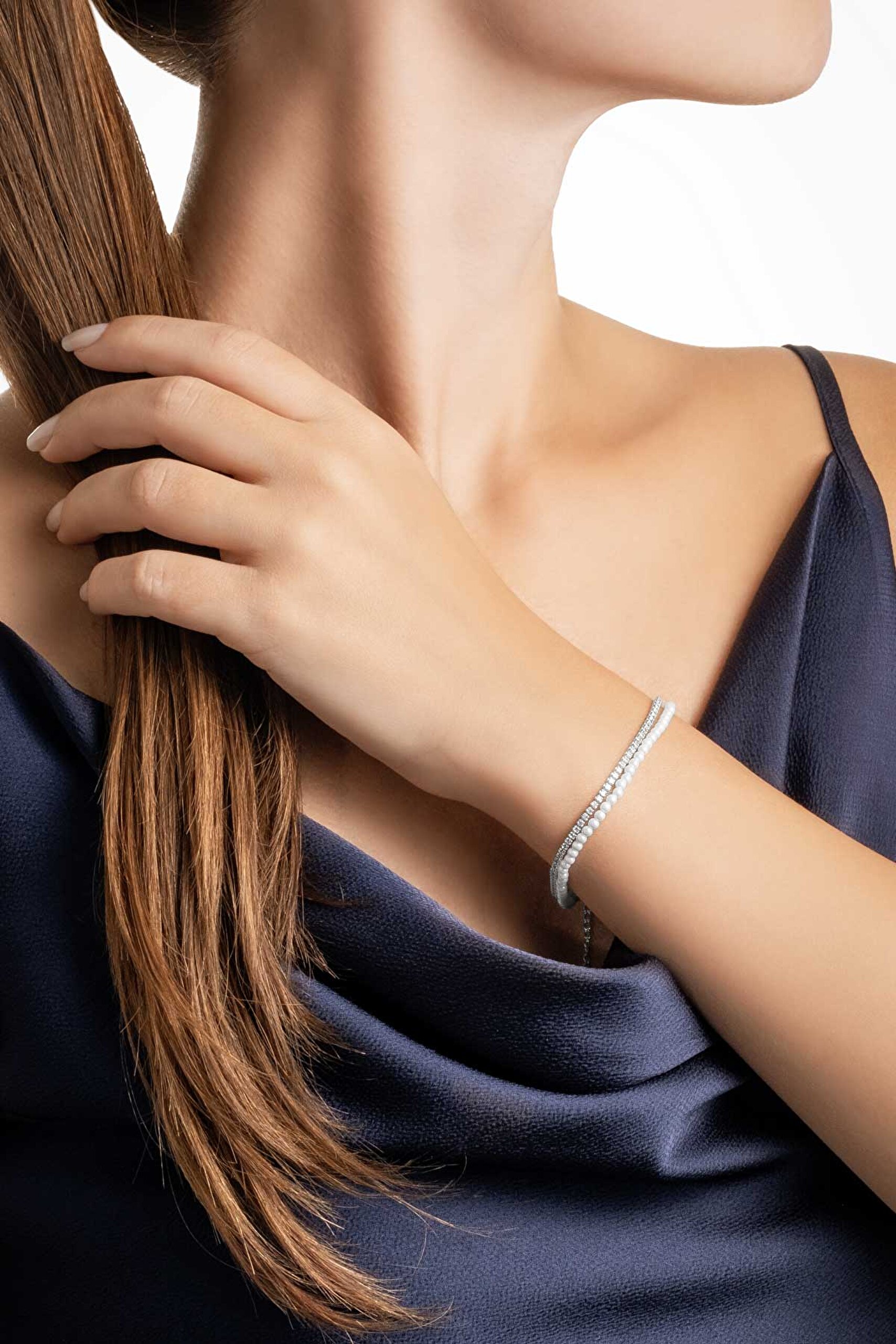 ⁠ İkonik İnci 18 Ayar Sarı Altın Kaplama 19 Cm Gümüş Su Yolu Bileklik
_2}