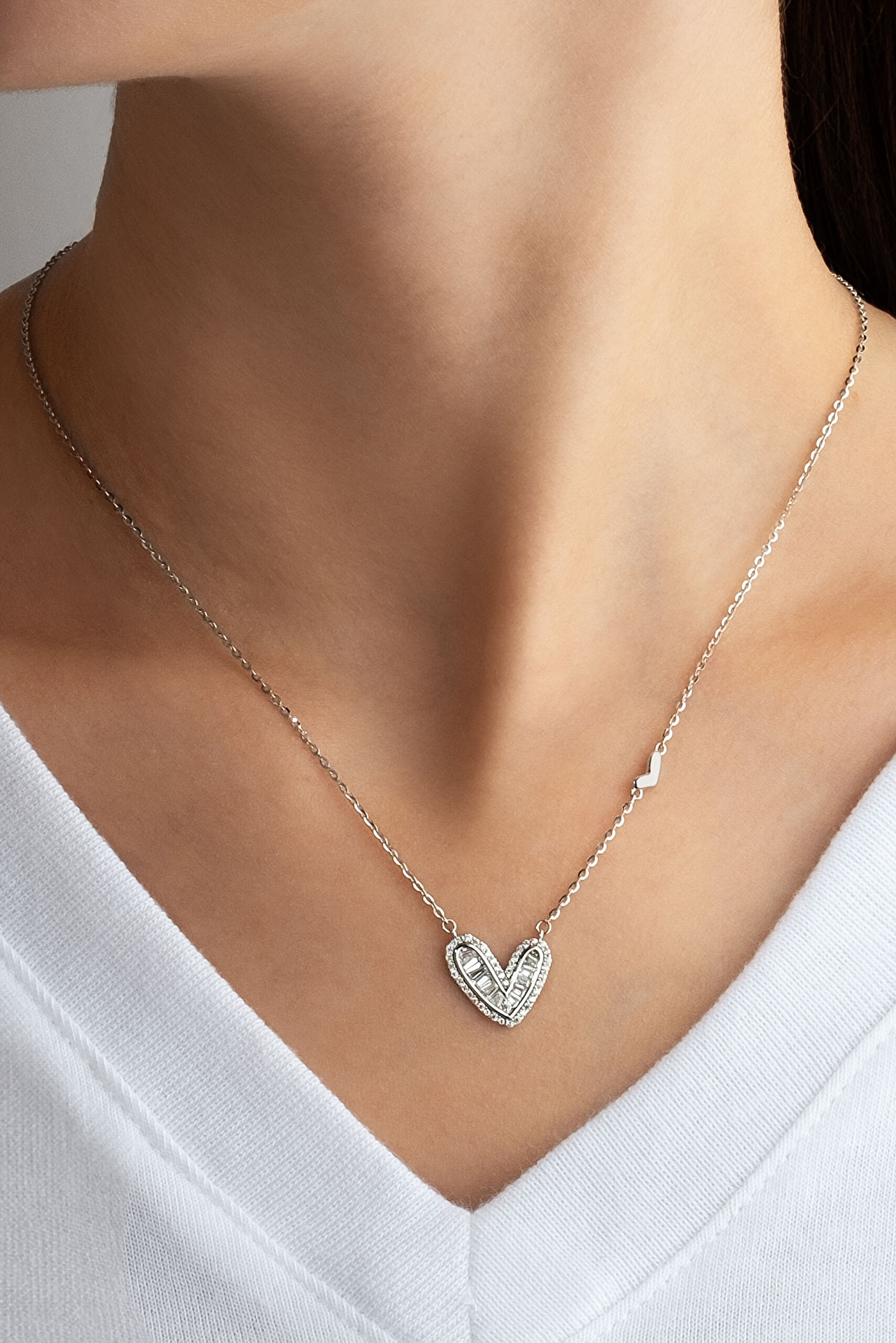 ⁠ Love 18 Ayar Beyaz Altın Kaplama 45 Cm Gümüş Kalp Kolye_2}