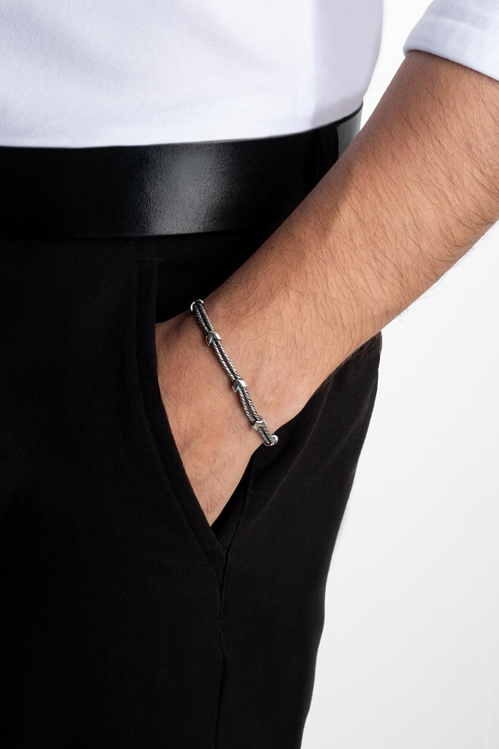 ⁠ İtalyan Tasarım 18 Cm Gümüş Erkek Bileklik
_2}