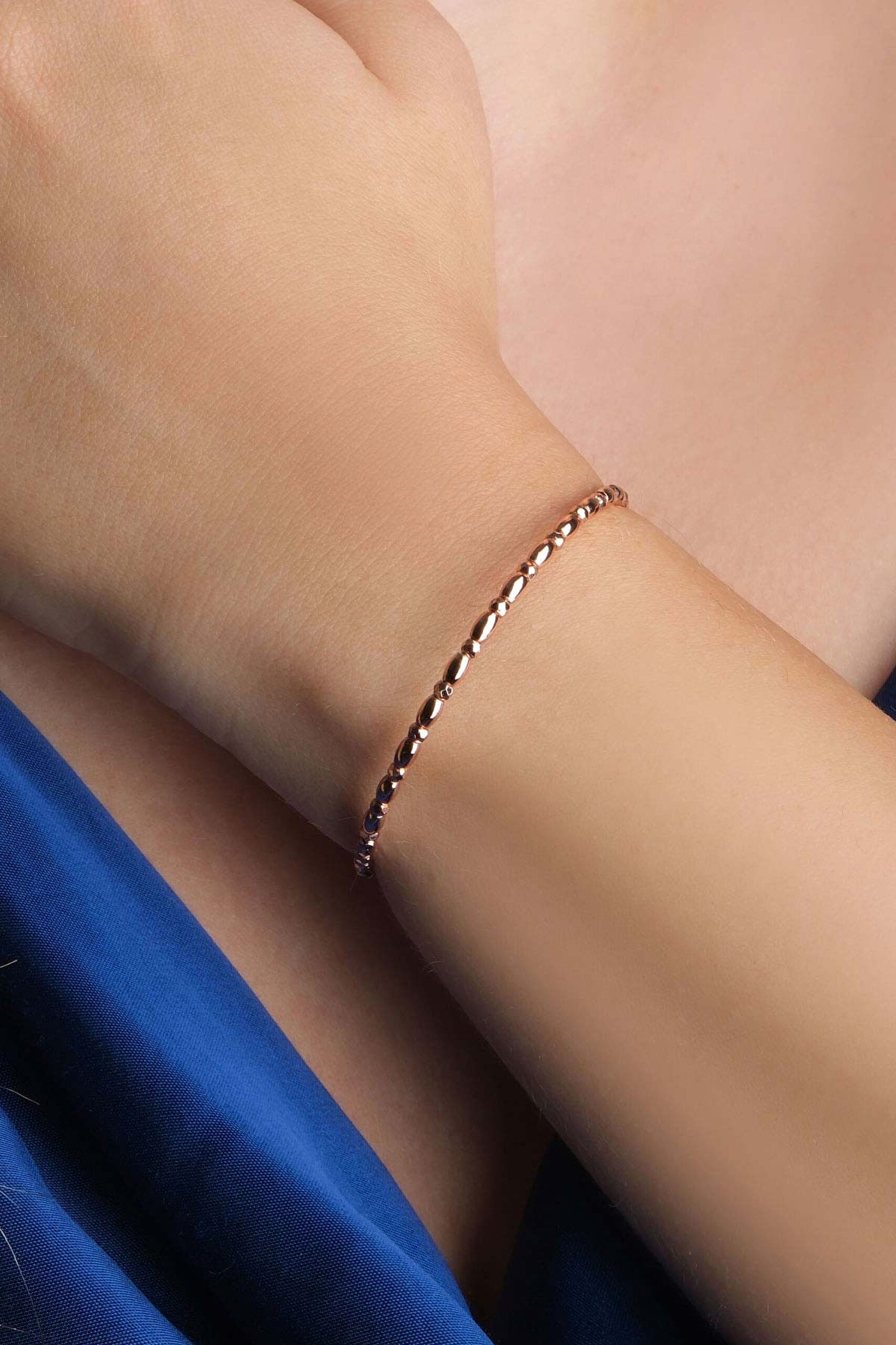 ⁠ Minimal 18 Ayar Rose Altın Kaplama Gümüş Kelepçe Bileklik
_3}
