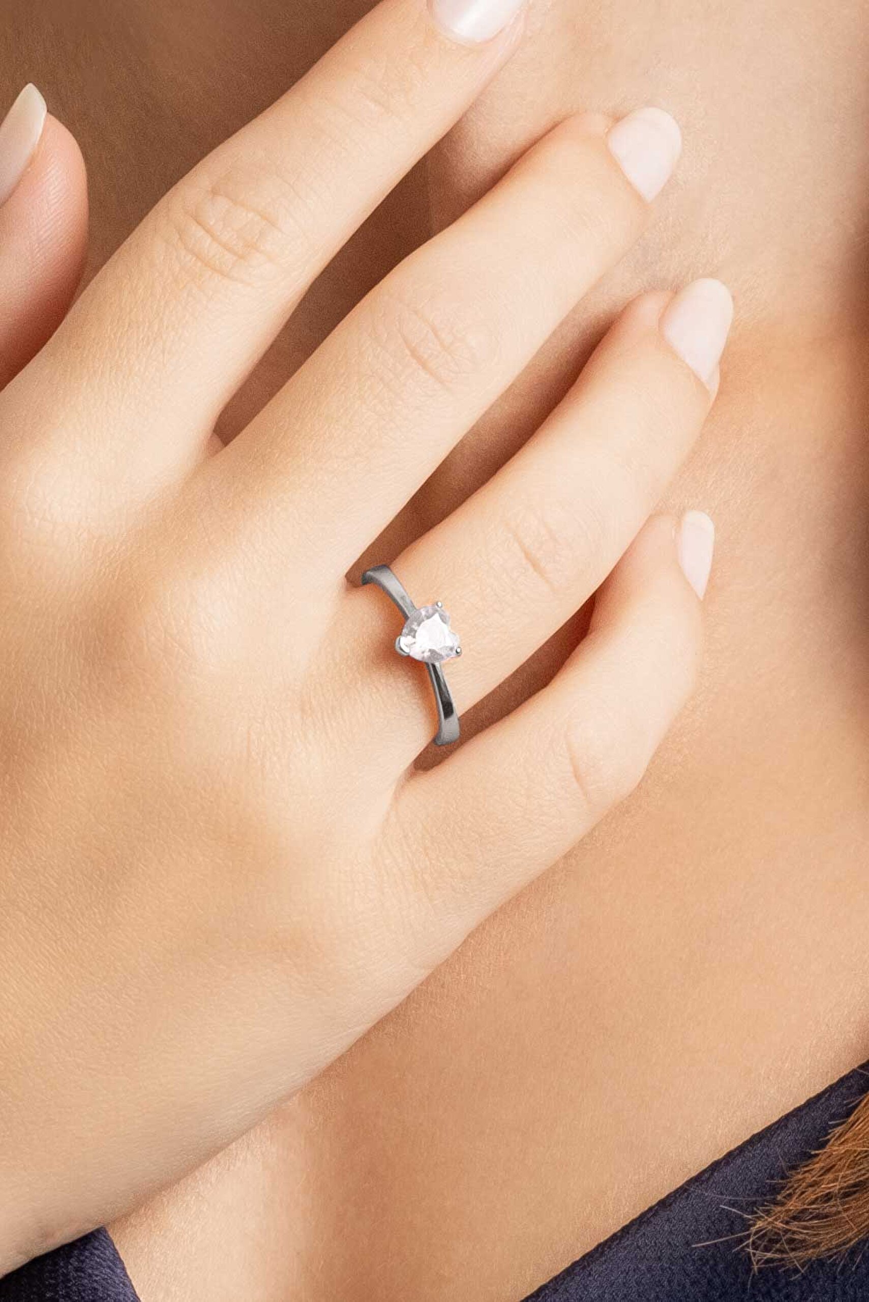 ⁠ Isabella 18 Ayar Beyaz Altın Kaplama Gümüş Yüzük_2}