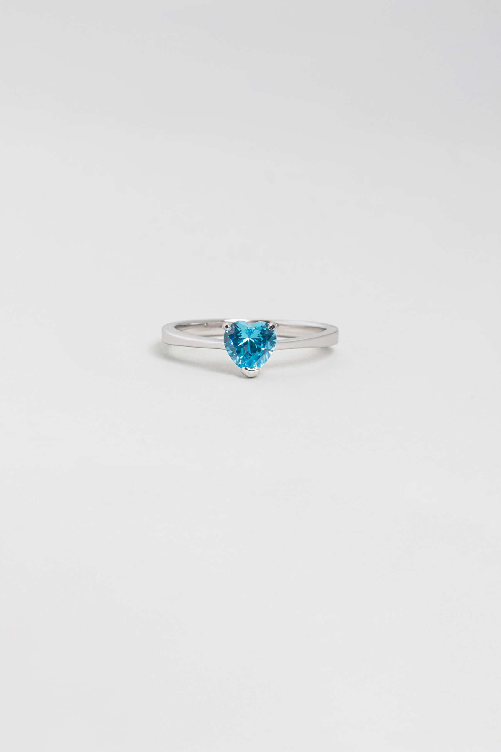 ⁠ Isabella 18 Ayar Beyaz Altın Kaplama Gümüş Yüzük_4}