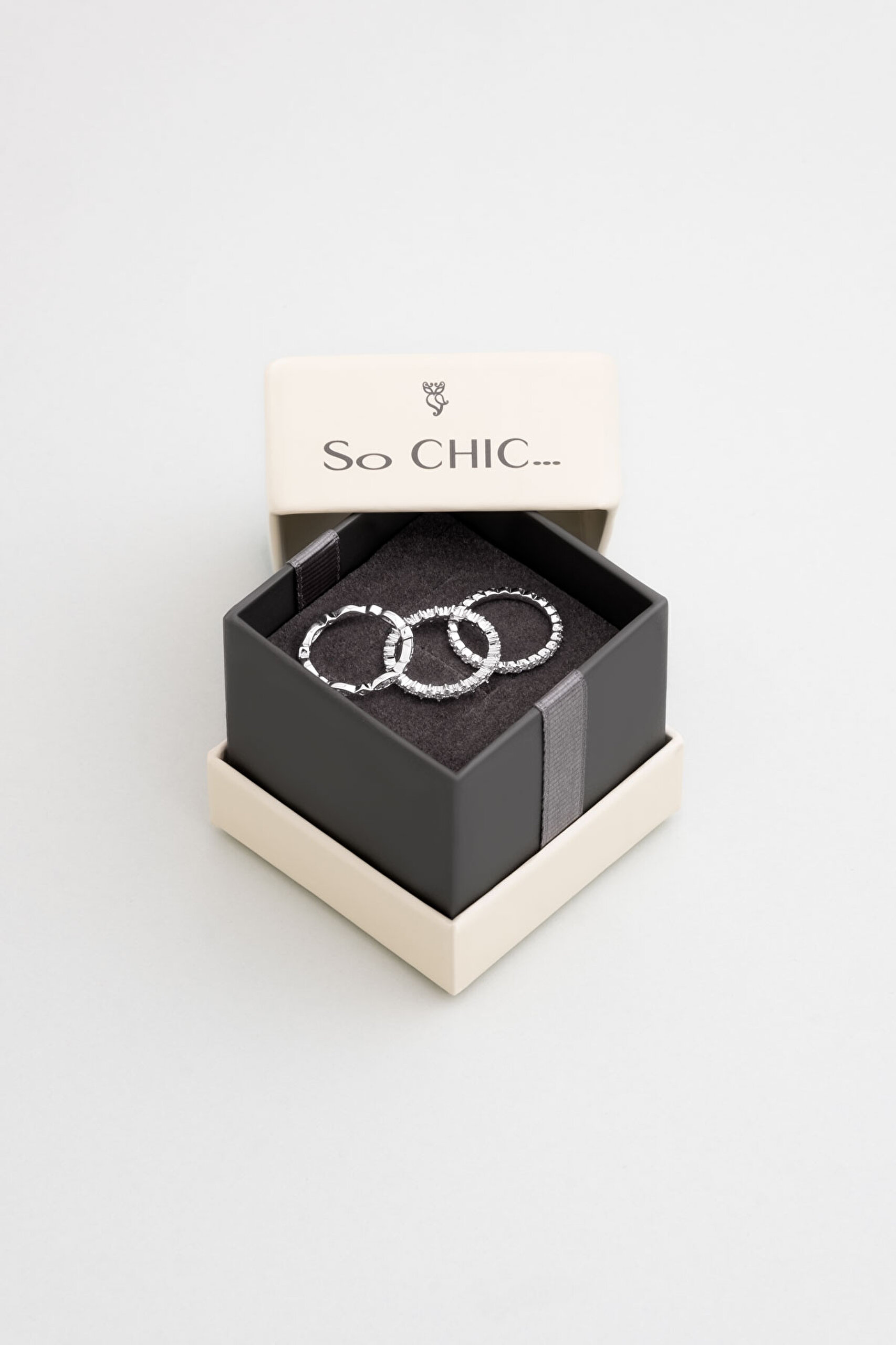 ⁠ So CHIC... Zirkon Taşlı 18 Ayar Beyaz Altın Kaplama Gümüş Çoklu Yüzük_3}
