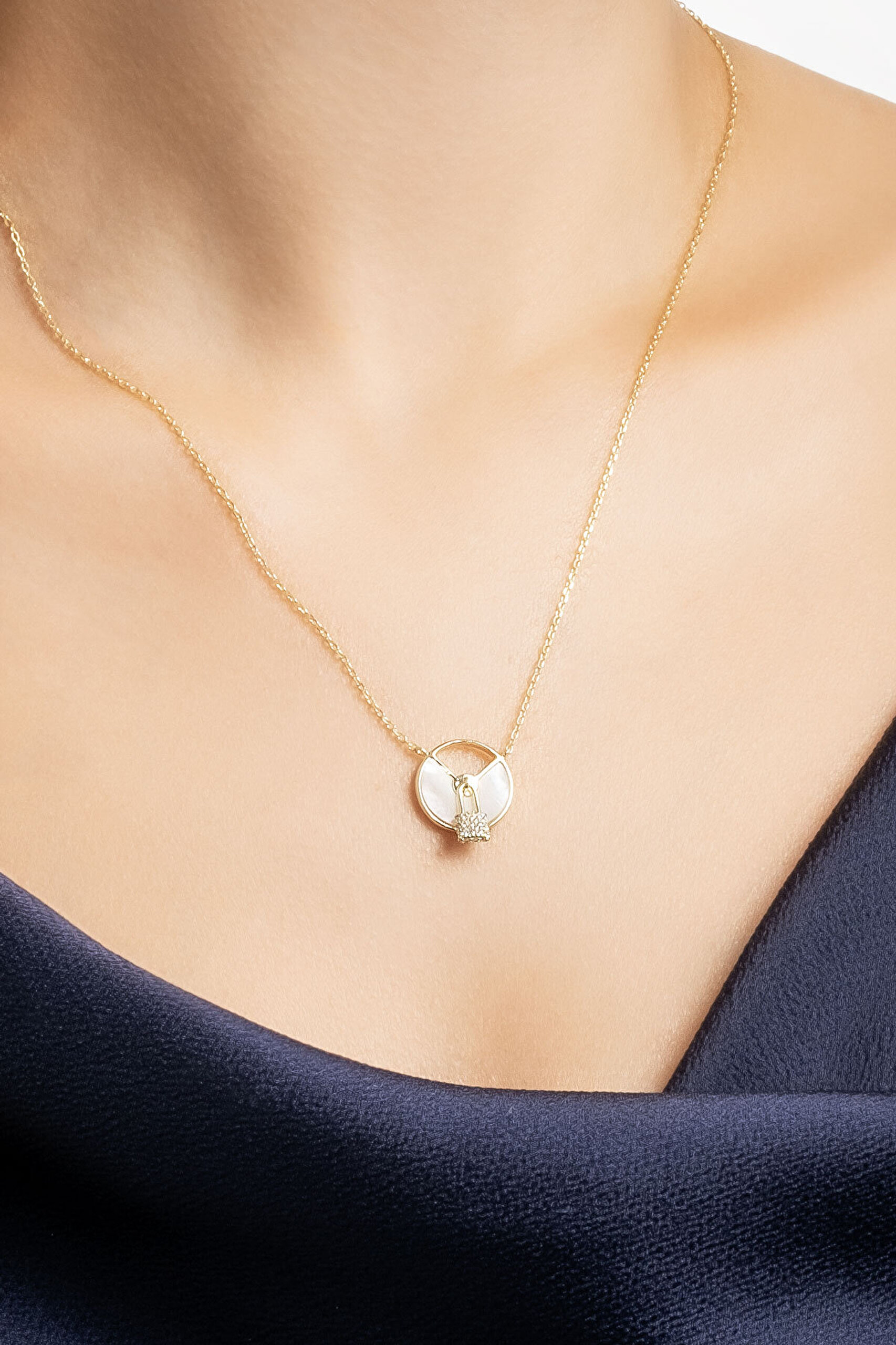 Kilit Tasarımlı 18 Ayar Sarı Altın Kaplama 45 Cm Minimal Gümüş Kolye - 3