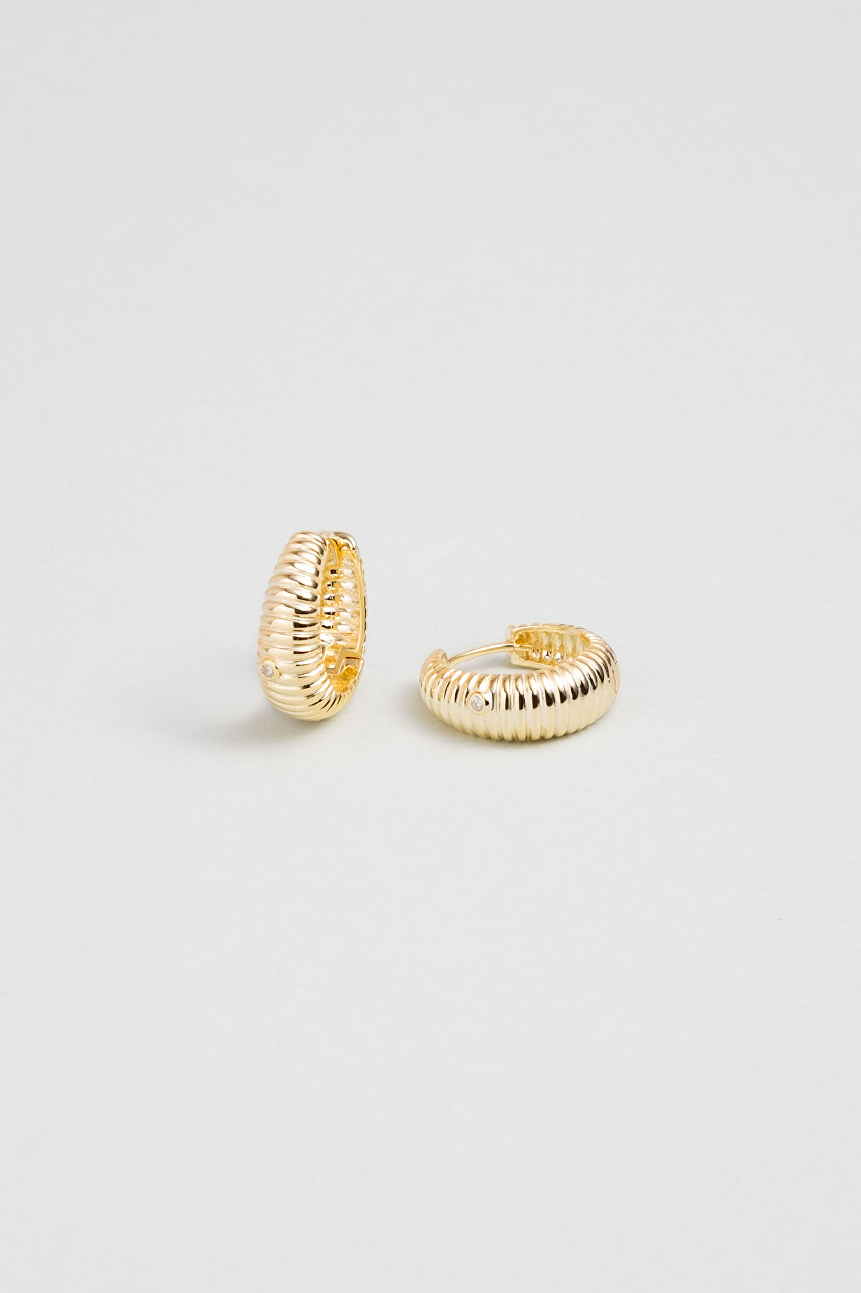 ⁠ Bella 18 Ayar Sarı Altın Kaplama Gümüş Halka Küpe_0}