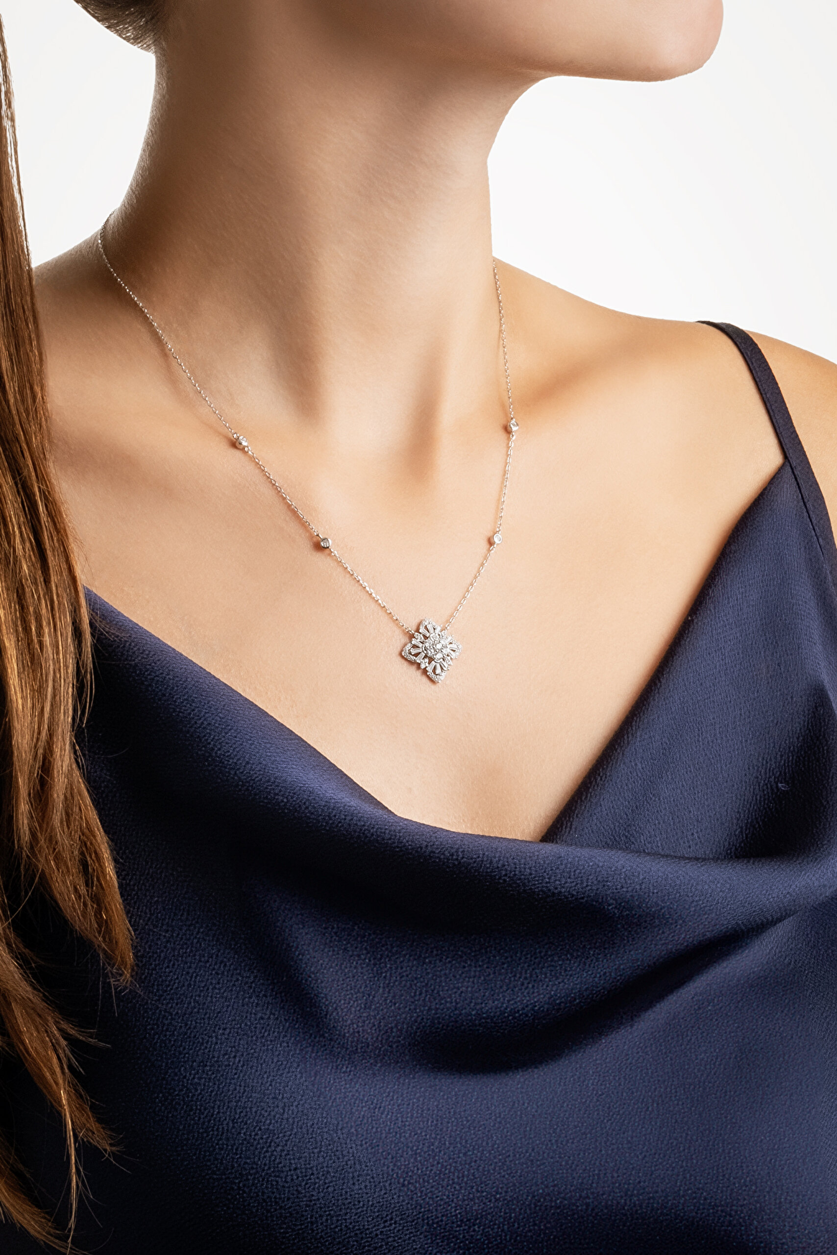 ⁠ Kış Çiçeği 18 Ayar Beyaz Altın Kaplama 44 Cm  Gümüş Kolye_2}