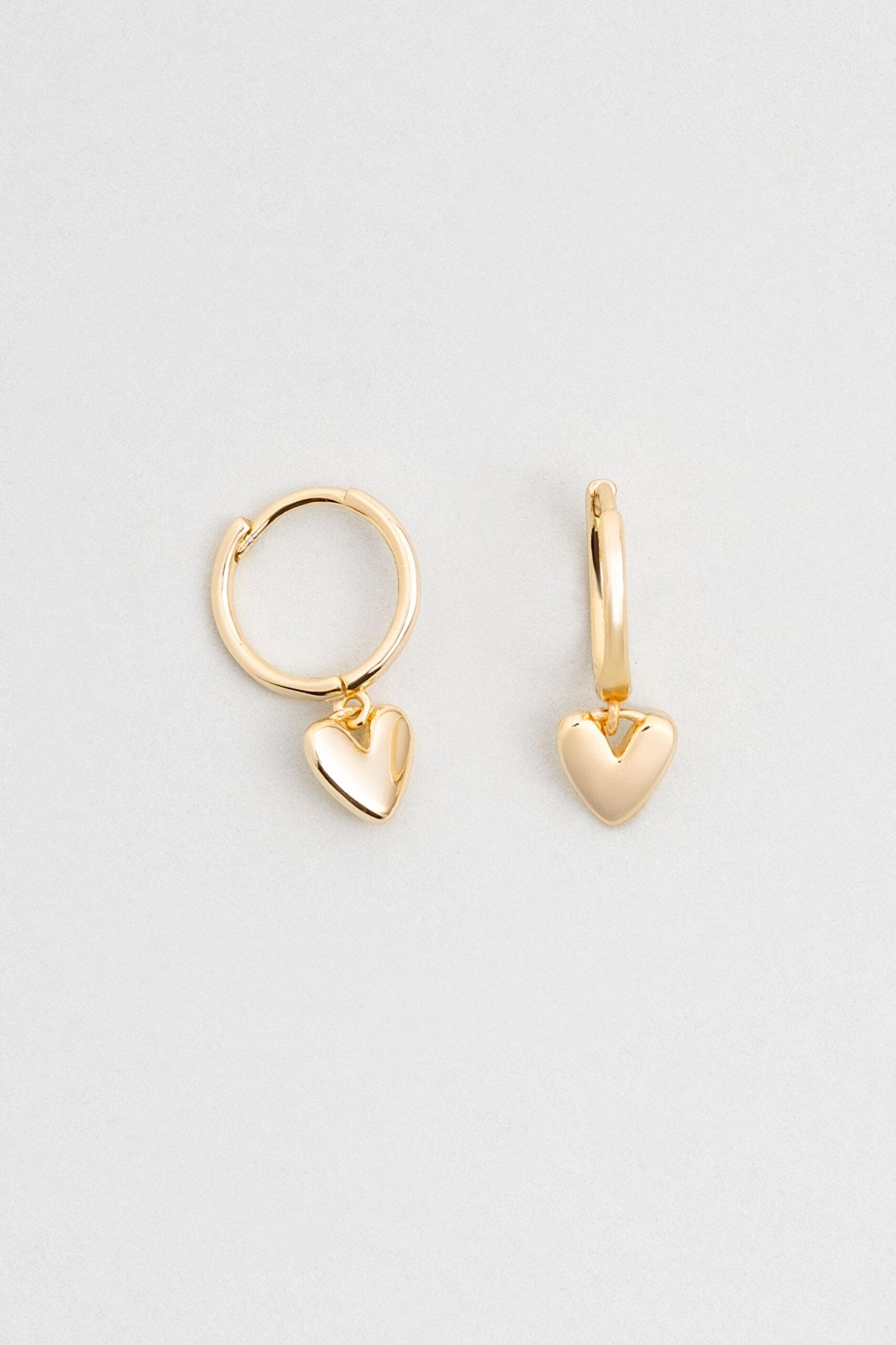 ⁠ Romantik 18 Ayar Sarı Altın Kaplama Gümüş Küpe_0}