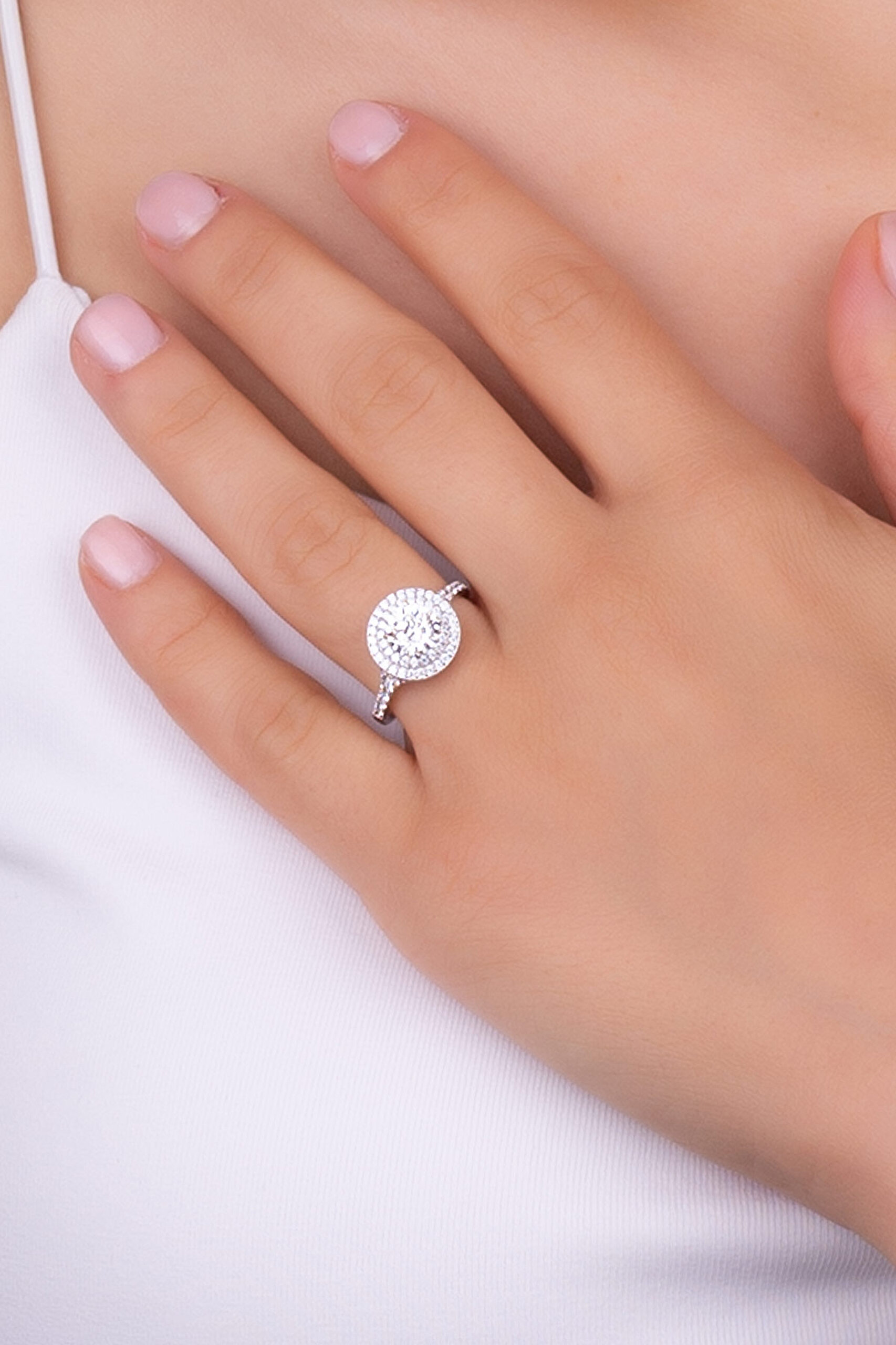 ⁠ Berrak Mozanit 18 Ayar Beyaz Altın Kaplama Gümüş Yüzük_1}