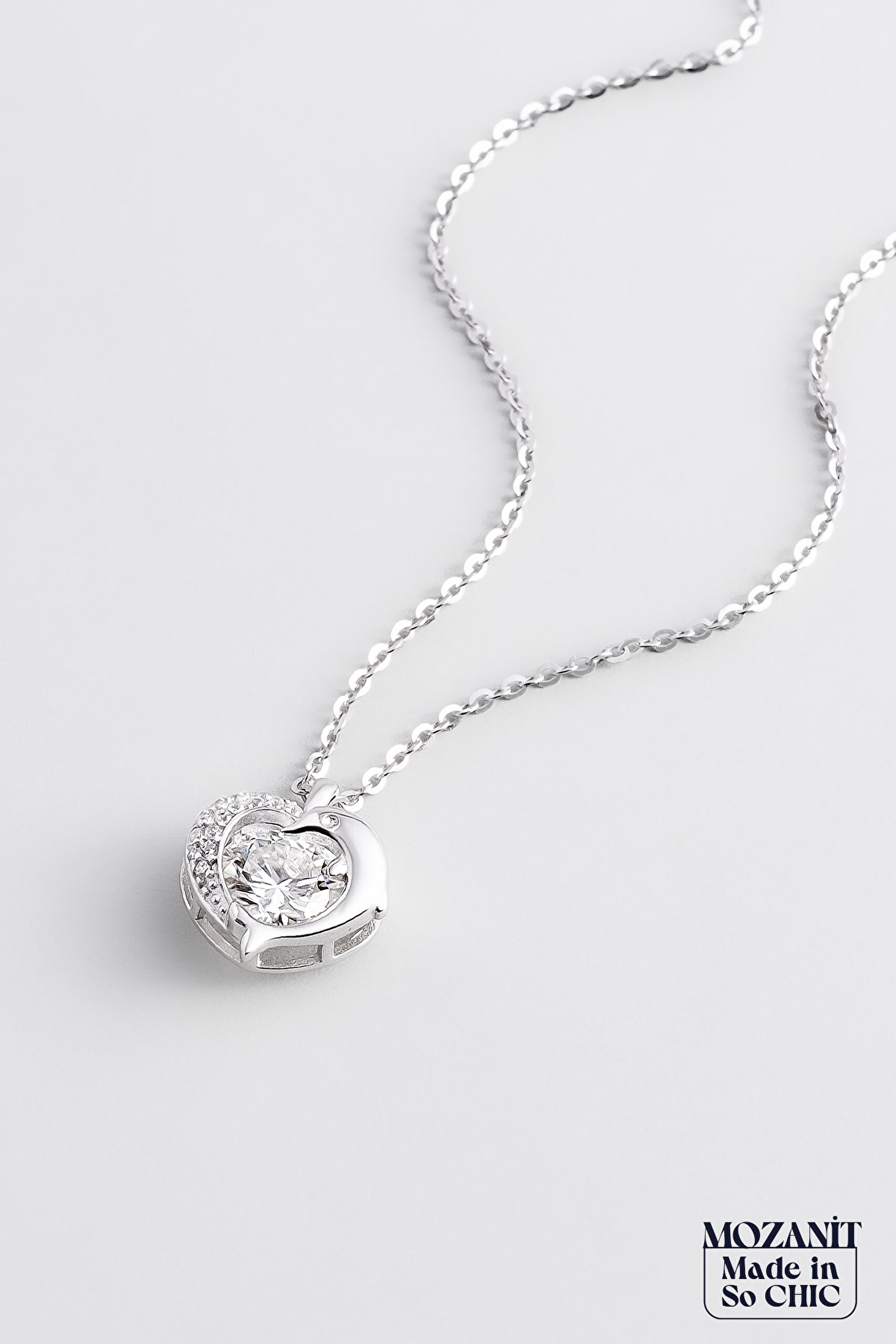 ⁠ Mozanit Dokunuş 18 Ayar Beyaz Altın Kaplama 45 Cm Gümüş Kalp Kolye_3}