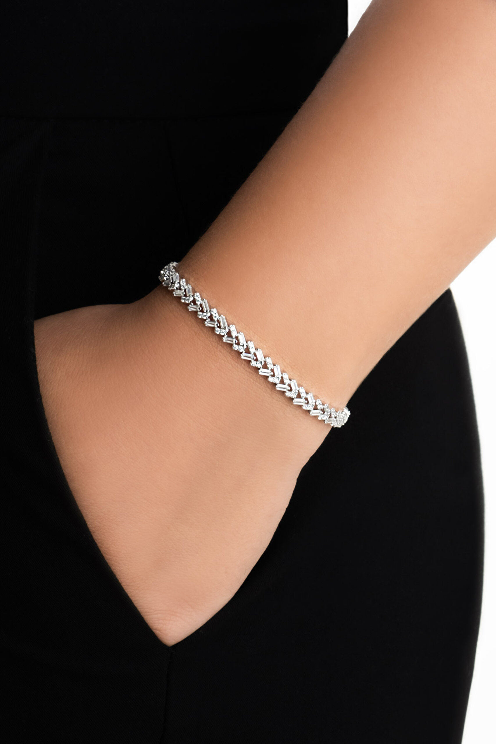 ⁠ Yıldızlı Geceler 18 Ayar Beyaz Altın Kaplama Gümüş Bileklik_1}