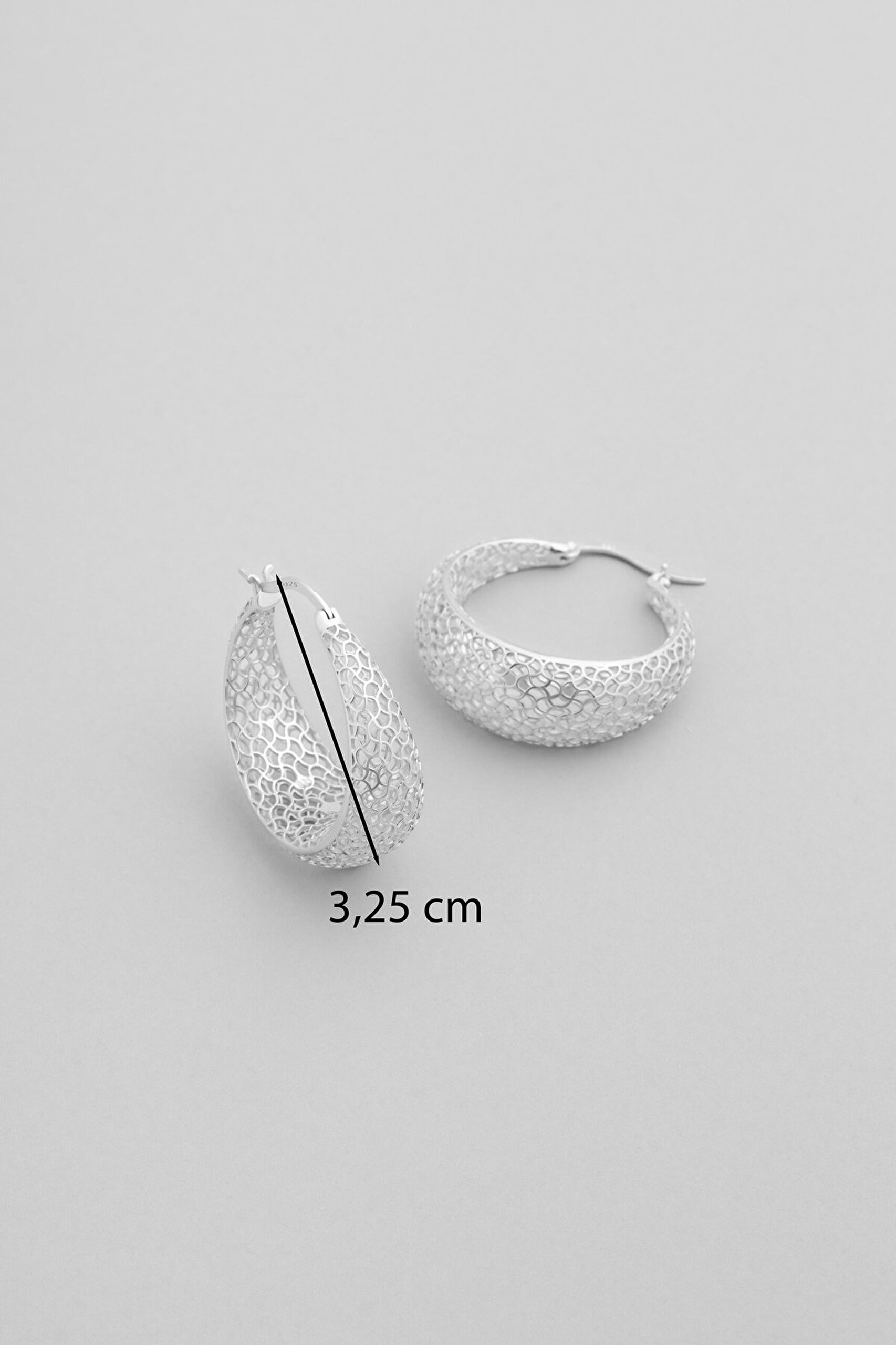 Saray Dokunuşu 18 Ayar Beyaz Altın Kaplama Gümüş Halka Küpe - 2