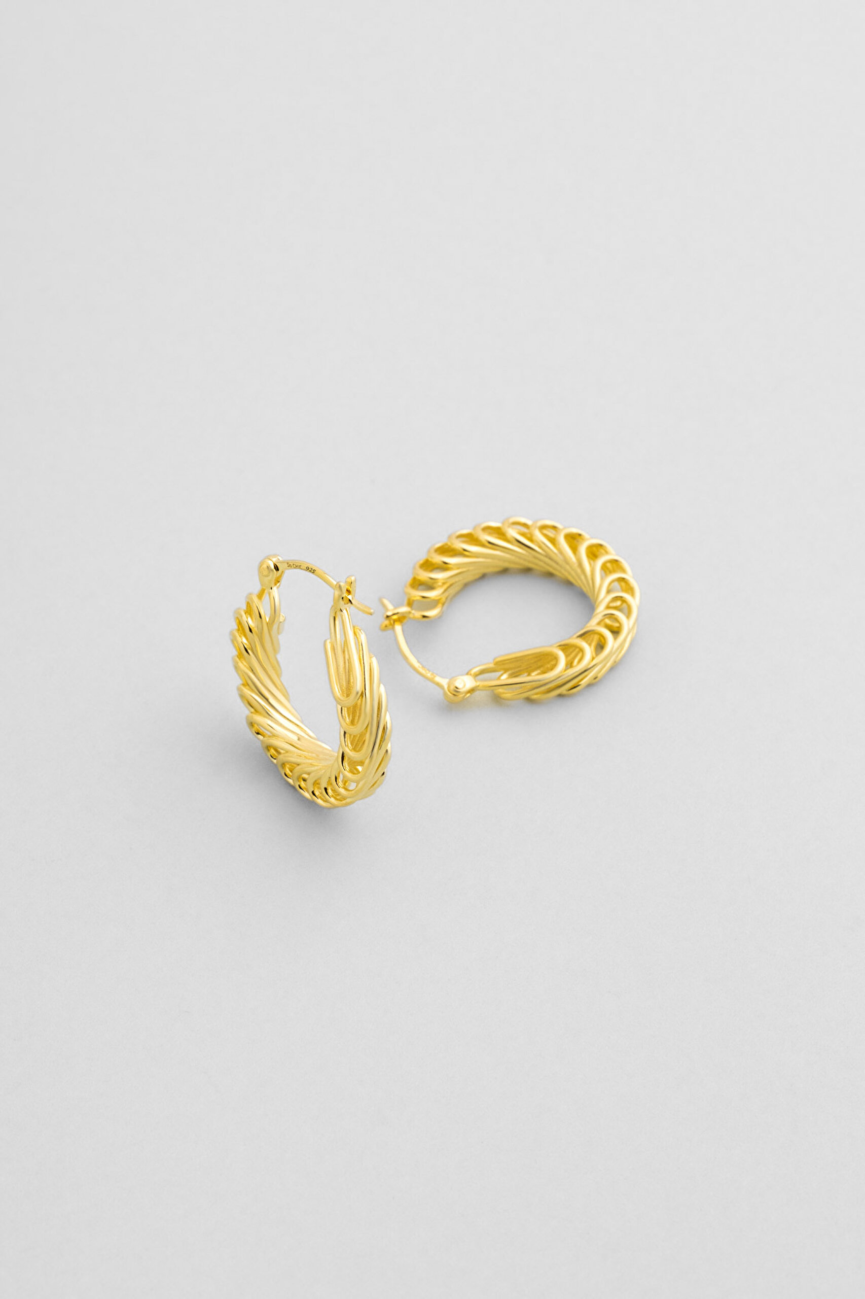 ⁠ Rönesans 18 Ayar Sarı Altın Kaplama Gümüş Halka Küpe_0}