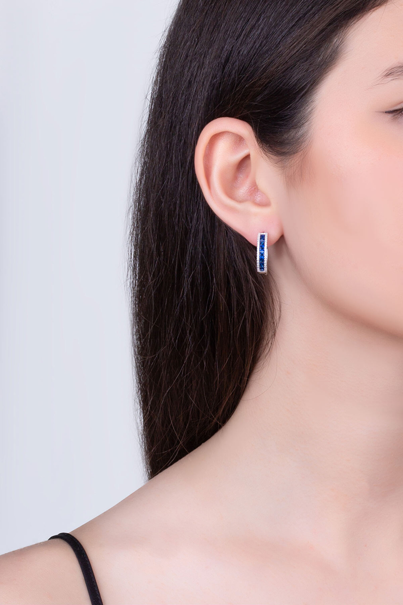 ⁠ Mavi Maia 18 Ayar Beyaz Altın Kaplama Gümüş Halka Küpe_3}