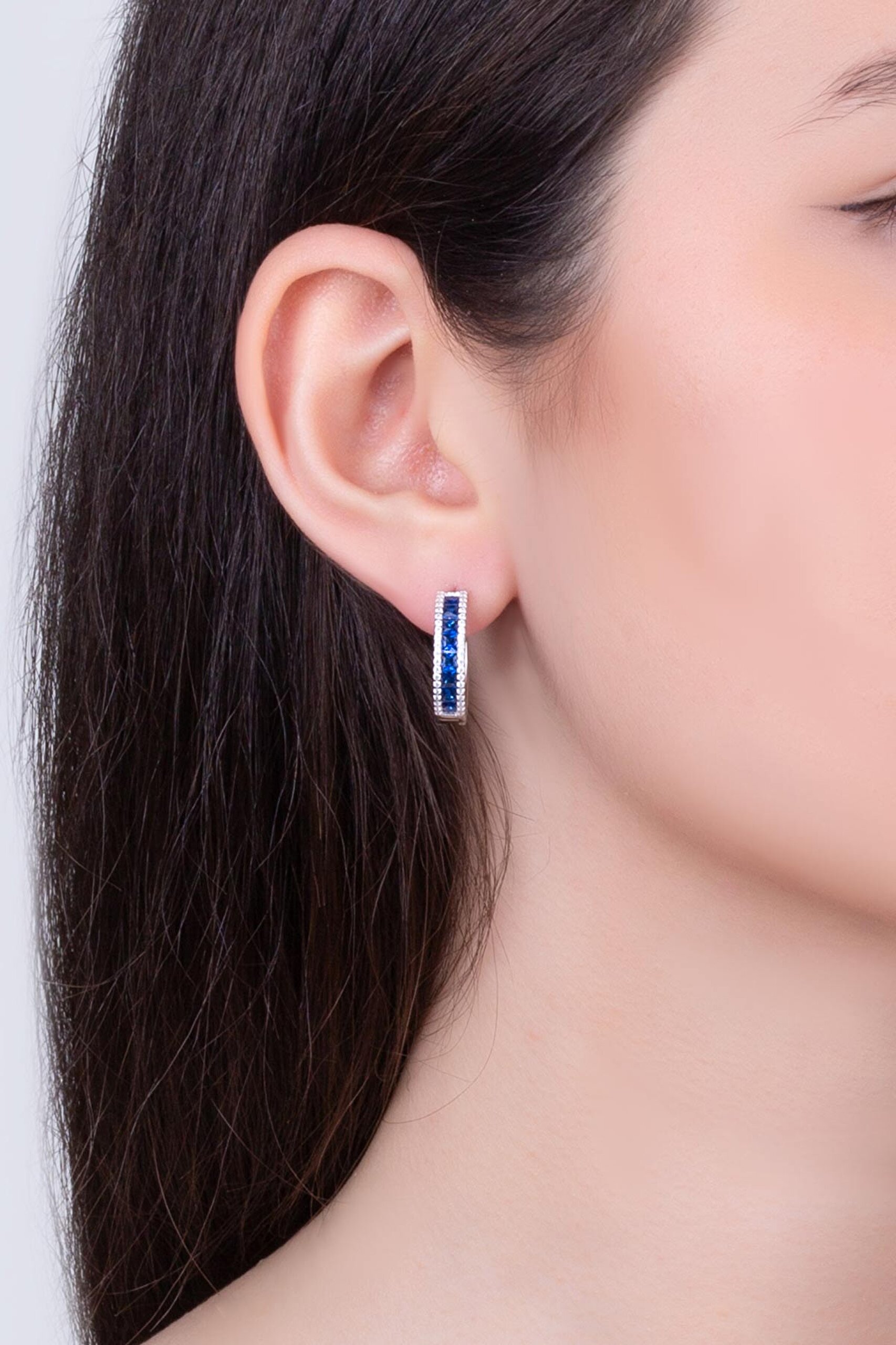 ⁠ Mavi Maia 18 Ayar Beyaz Altın Kaplama Gümüş Halka Küpe_1}