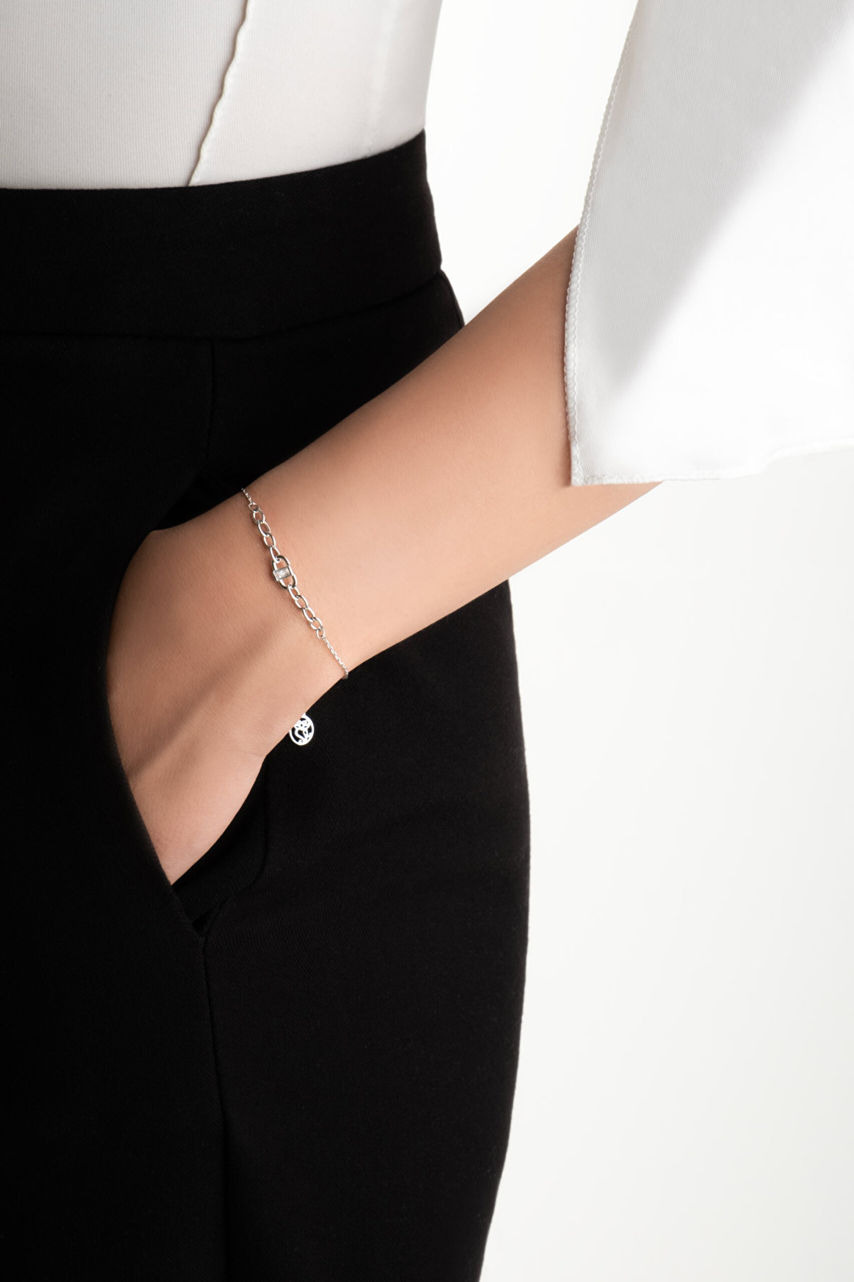 ⁠ Amanda 18 Ayar Beyaz Altın Kaplama 19 Cm Gümüş Bileklik_3}