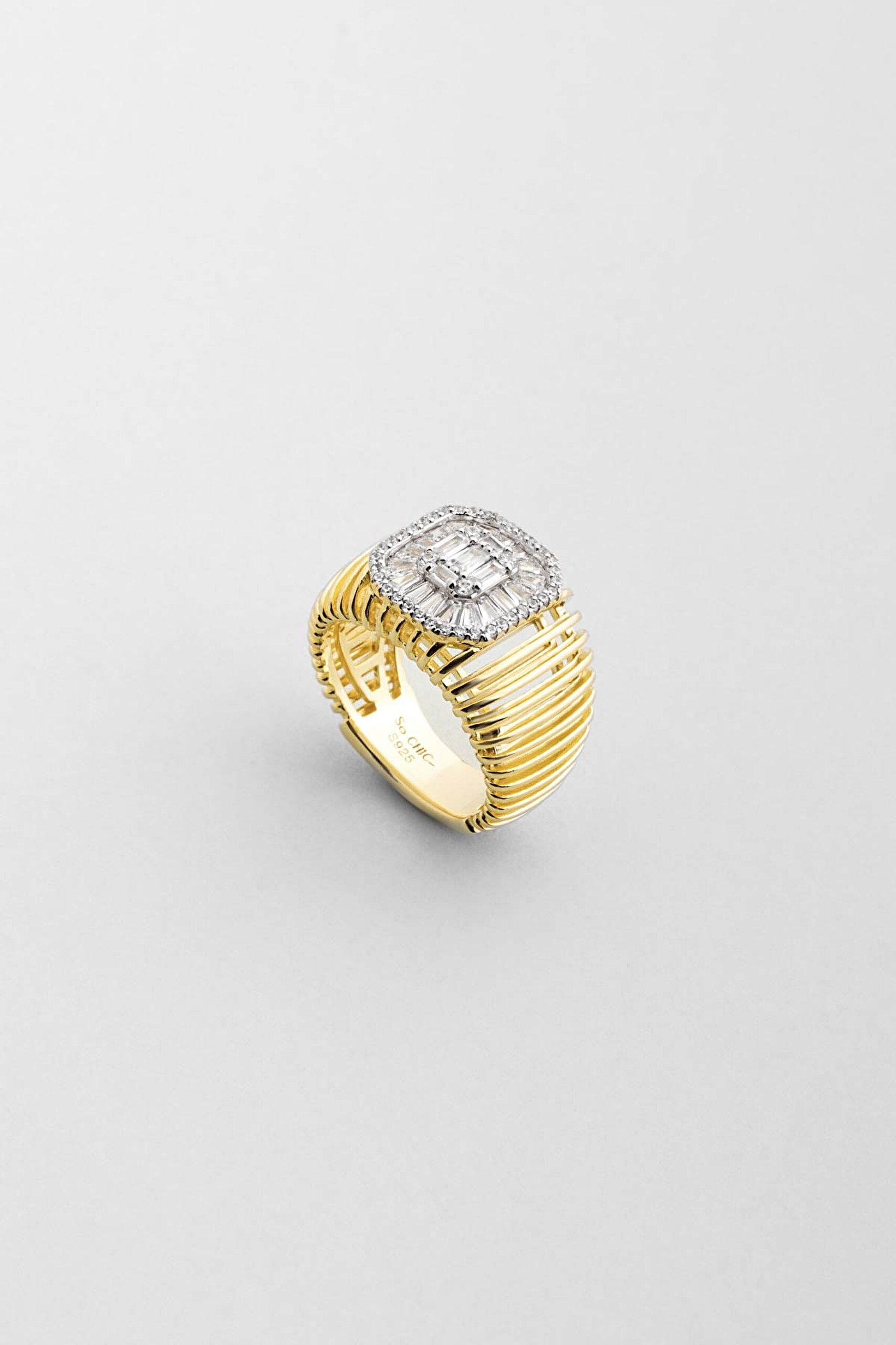 ⁠ Chloe 18 Ayar Sarı Altın Kaplama Gümüş Baget Yüzük_0}