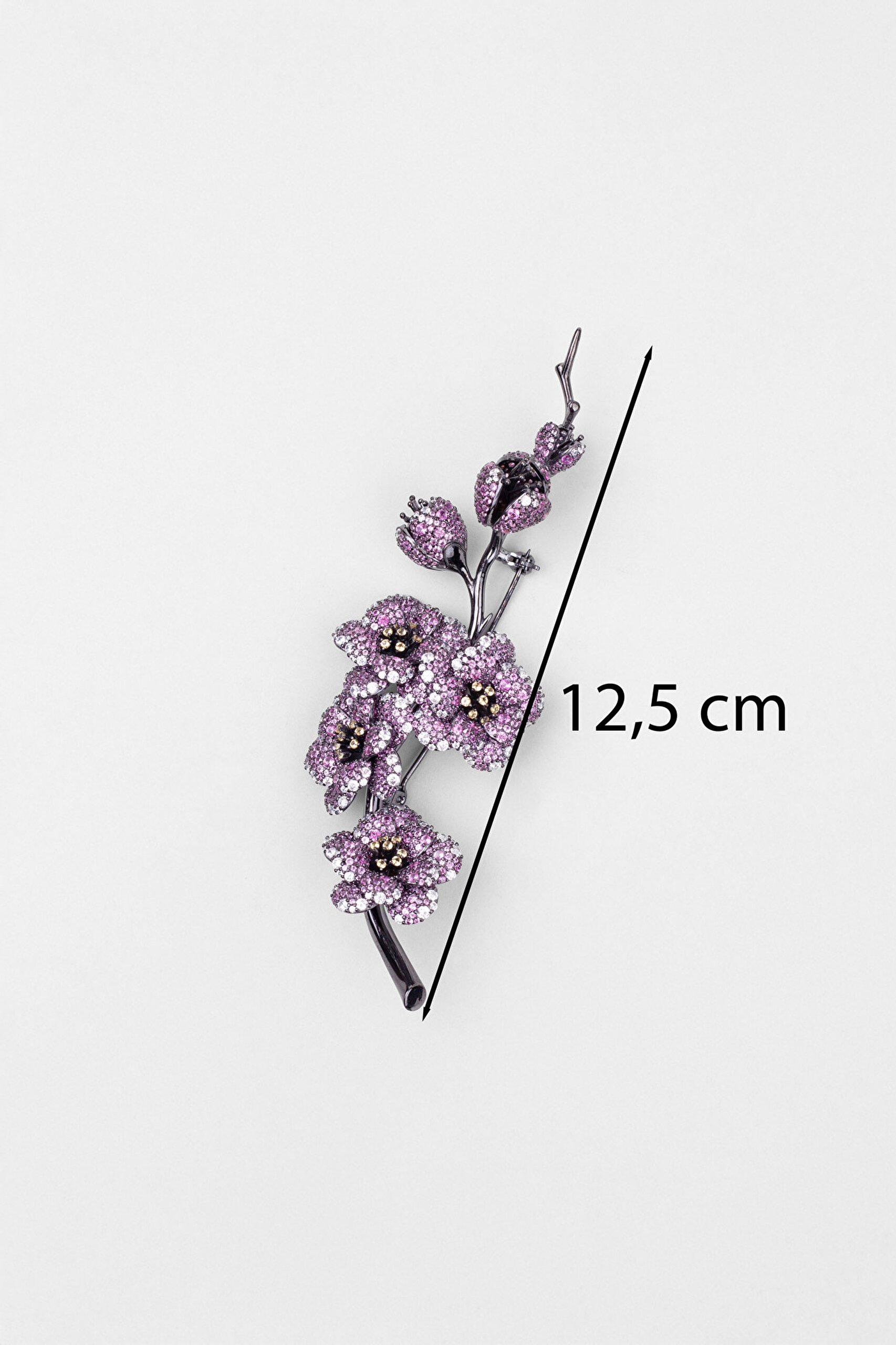 ⁠ Sakura Çiçeği Siyah Rodyum Kaplama Gümüş Broş_1}