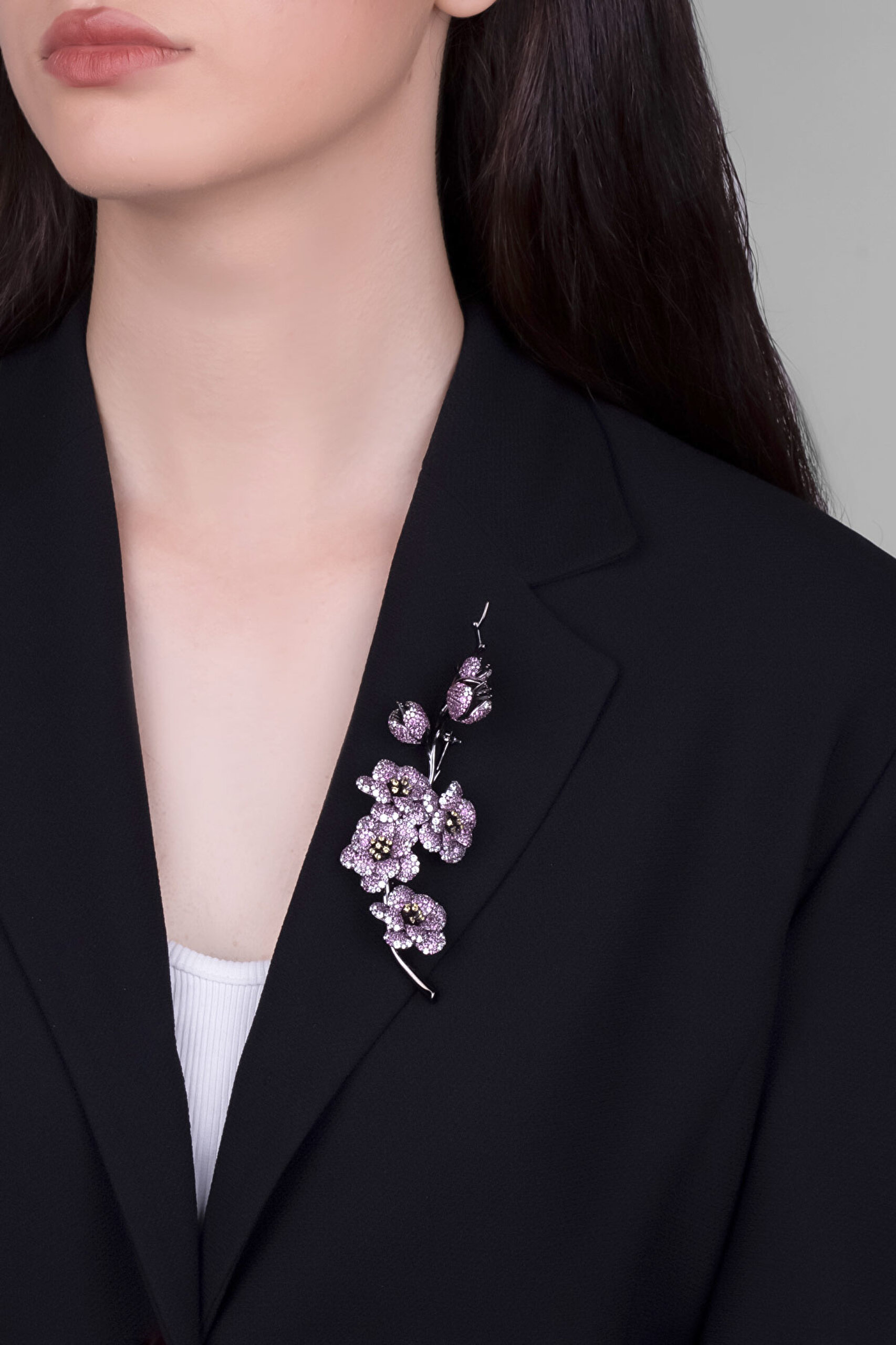⁠ Sakura Çiçeği Siyah Rodyum Kaplama Gümüş Broş_2}