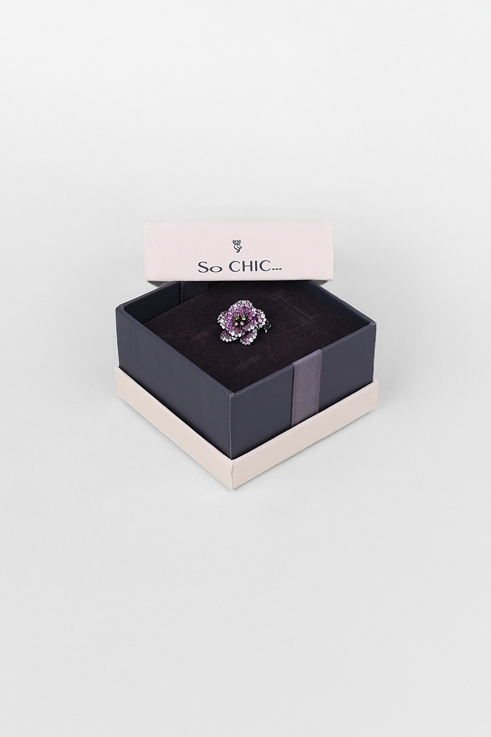 ⁠ Kamelya Siyah Rodyum Kaplama Gümüş Broş_4}