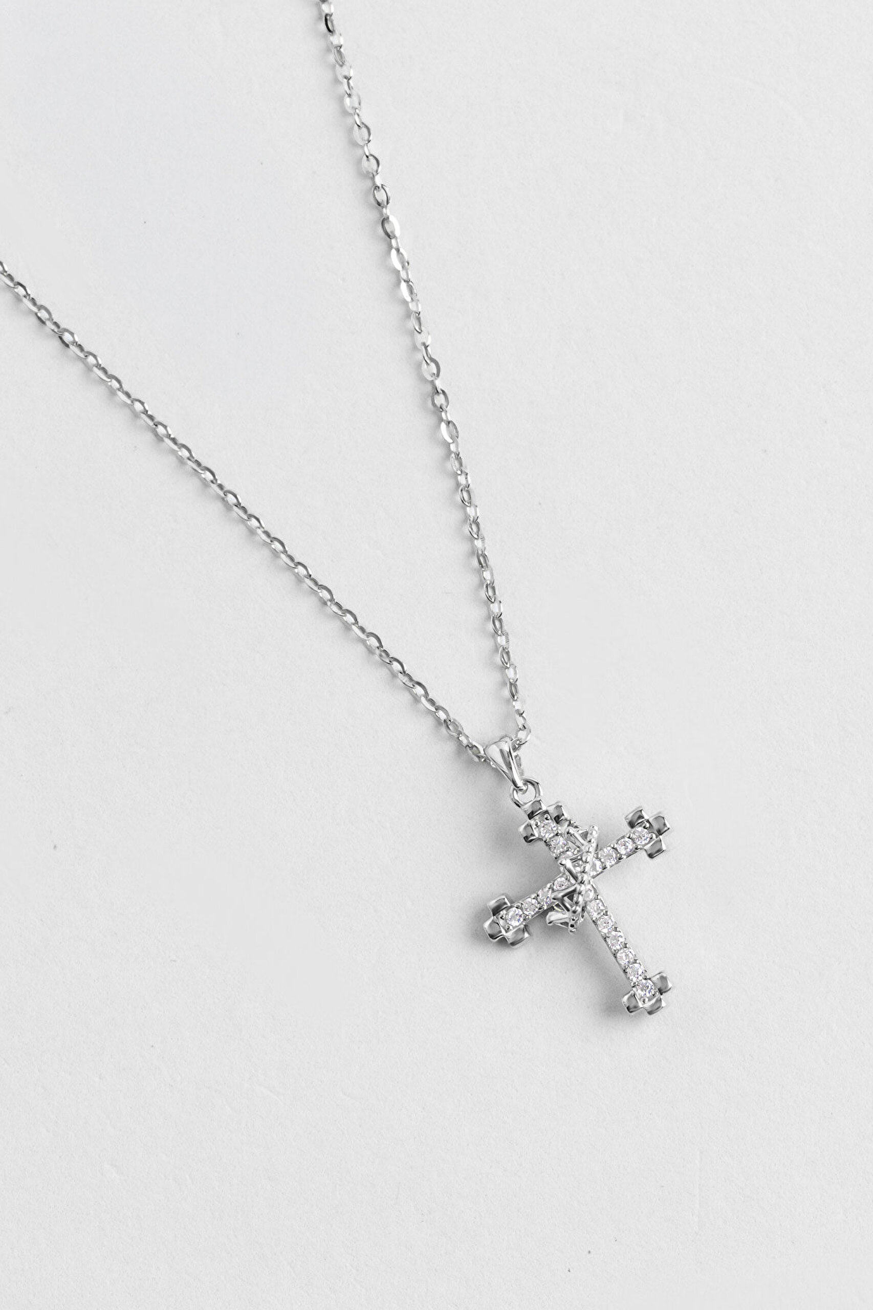 Minimalist 18 Ayar Beyaz Altın Kaplama 45 Cm Gümüş Cross Kolye - 4