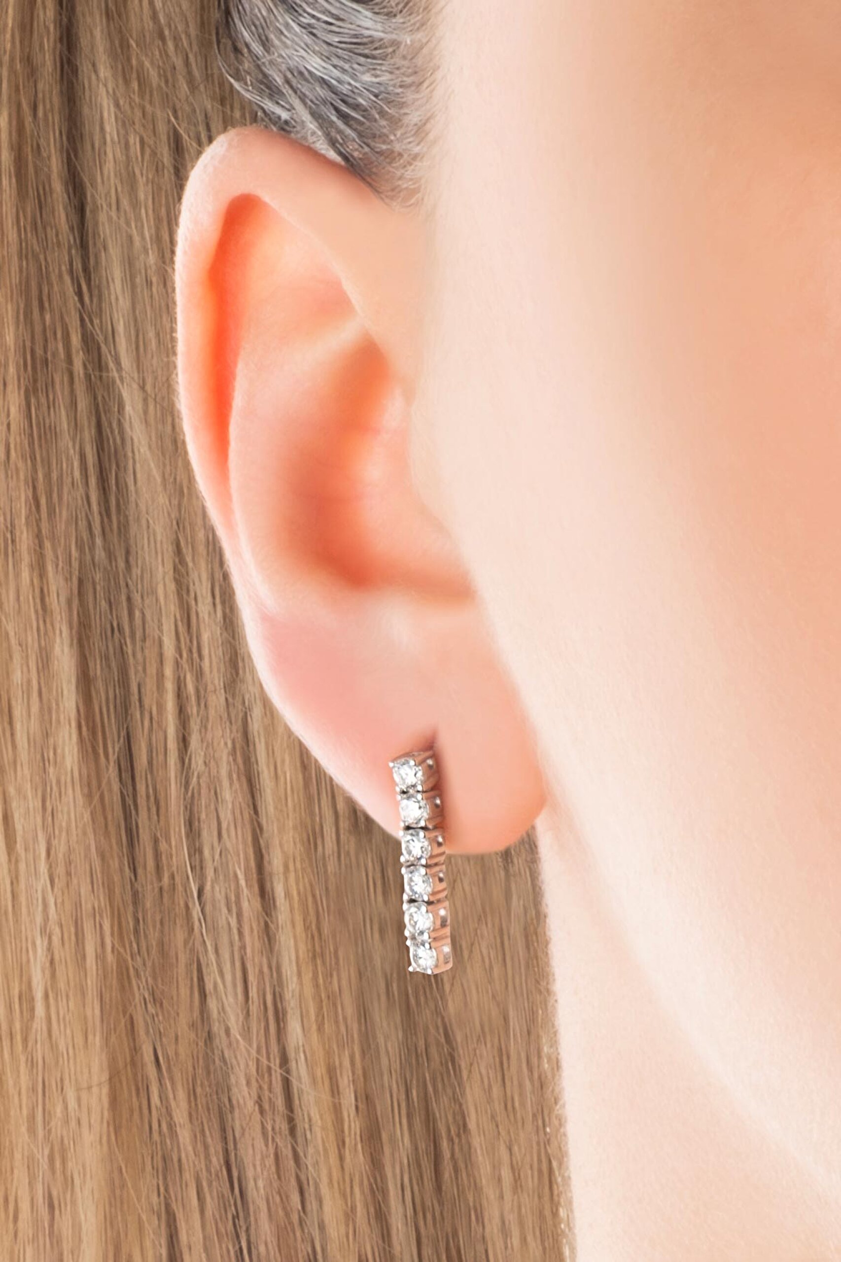 ⁠ Mozanit Zarafeti 18 Ayar Beyaz Altın Kaplama Gümüş Su Yolu Küpe_1}