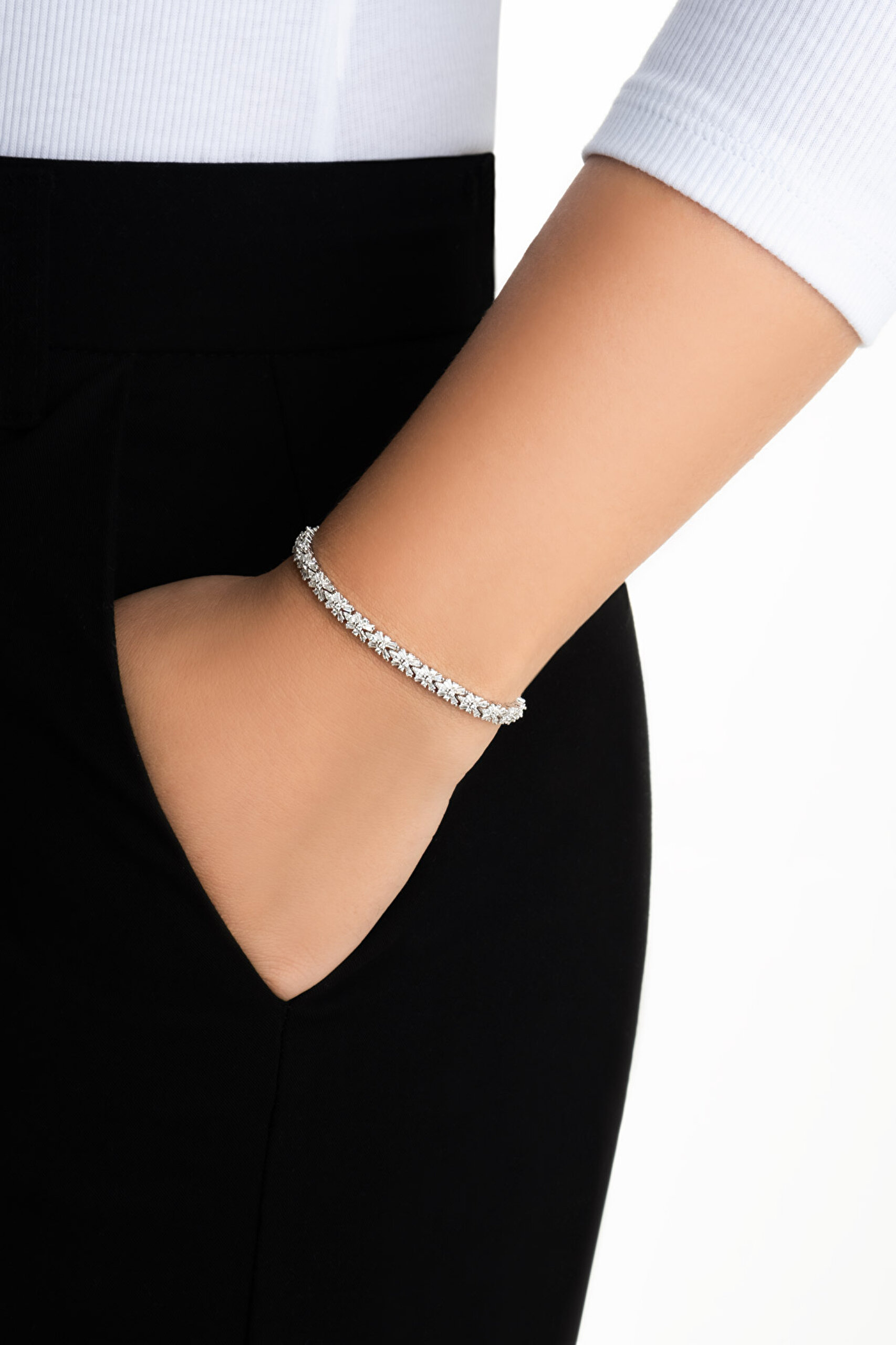 Camellia 18 Ayar Beyaz Altın Kaplama Gümüş Tasarım Bileklik - 3