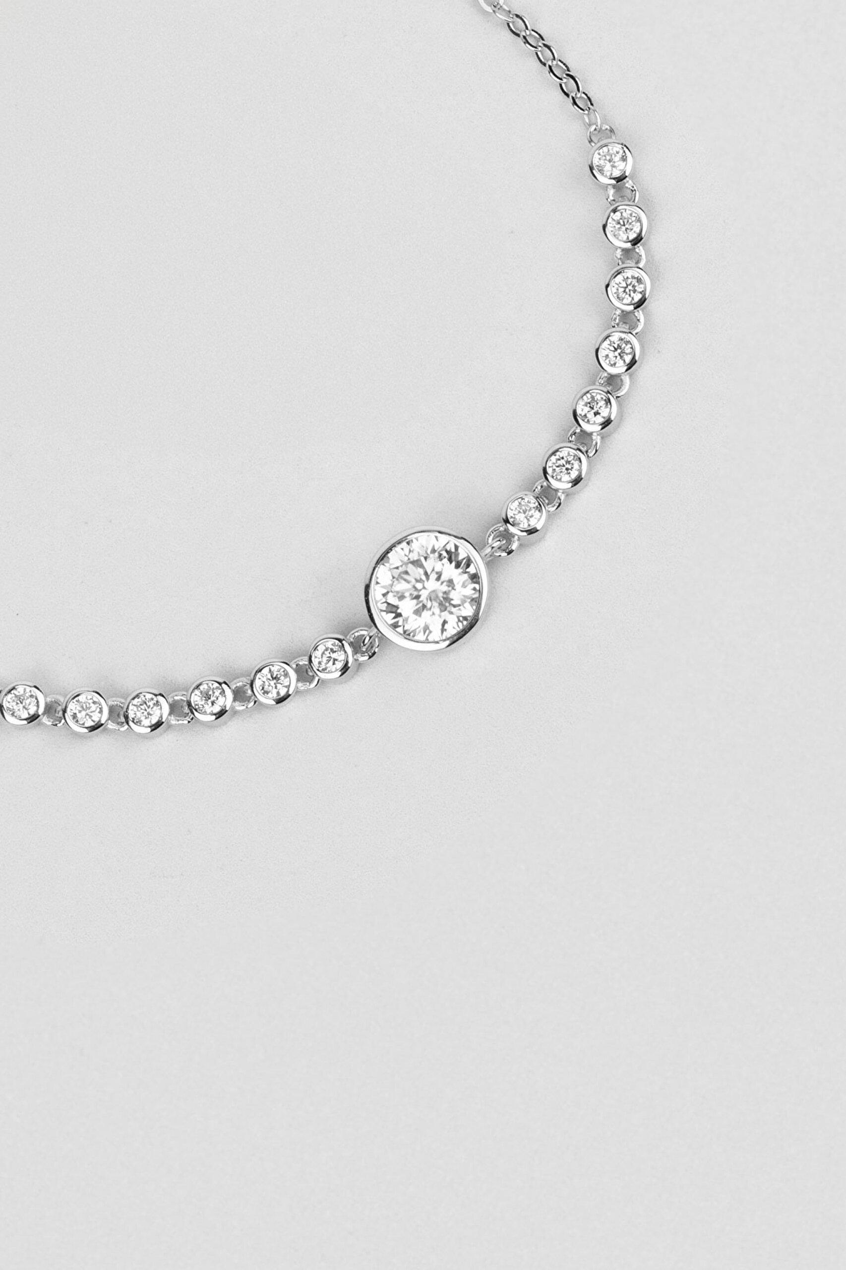 ⁠ Mozanit Tasarımı 18 Ayar Beyaz Altın Kaplama 19 Cm Gümüş Bileklik_4}