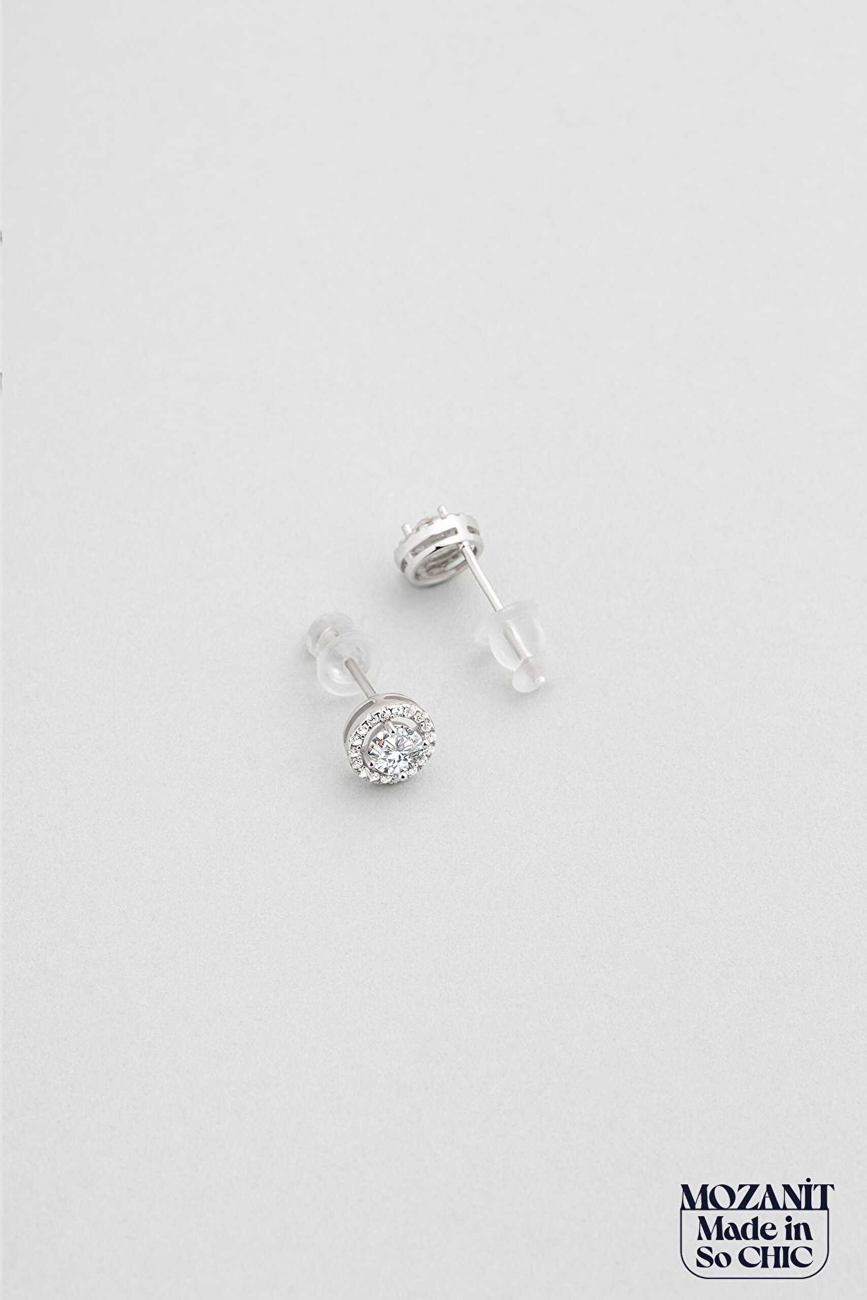 ⁠ Mozanit Fısıltısı 18 Ayar Beyaz Altın Kaplama Gümüş Küpe_0}