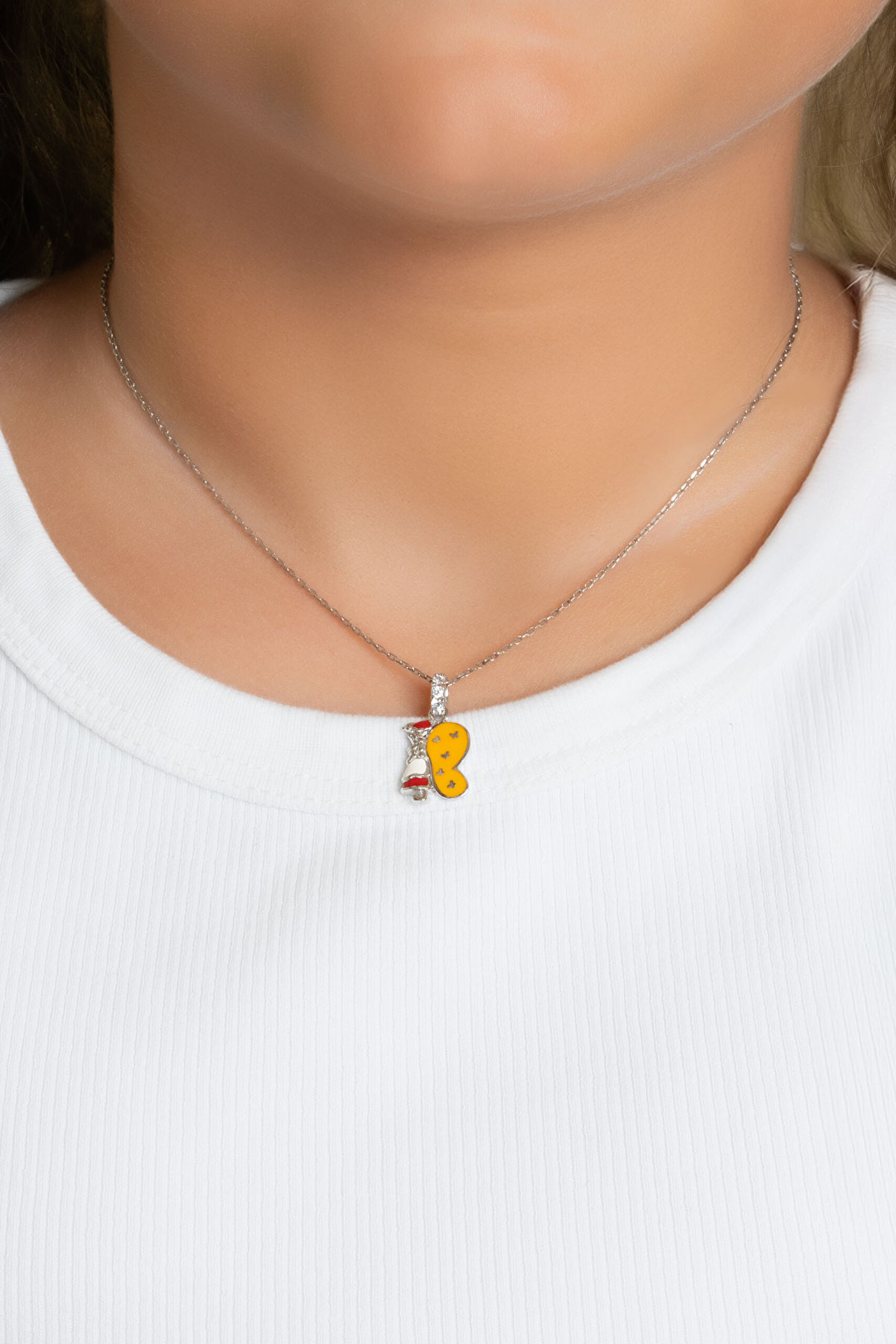 ⁠ Kelebek Figürlü 18 Ayar Beyaz Altın Kaplama Gümüş 33 Cm Çocuk Kolye_1}