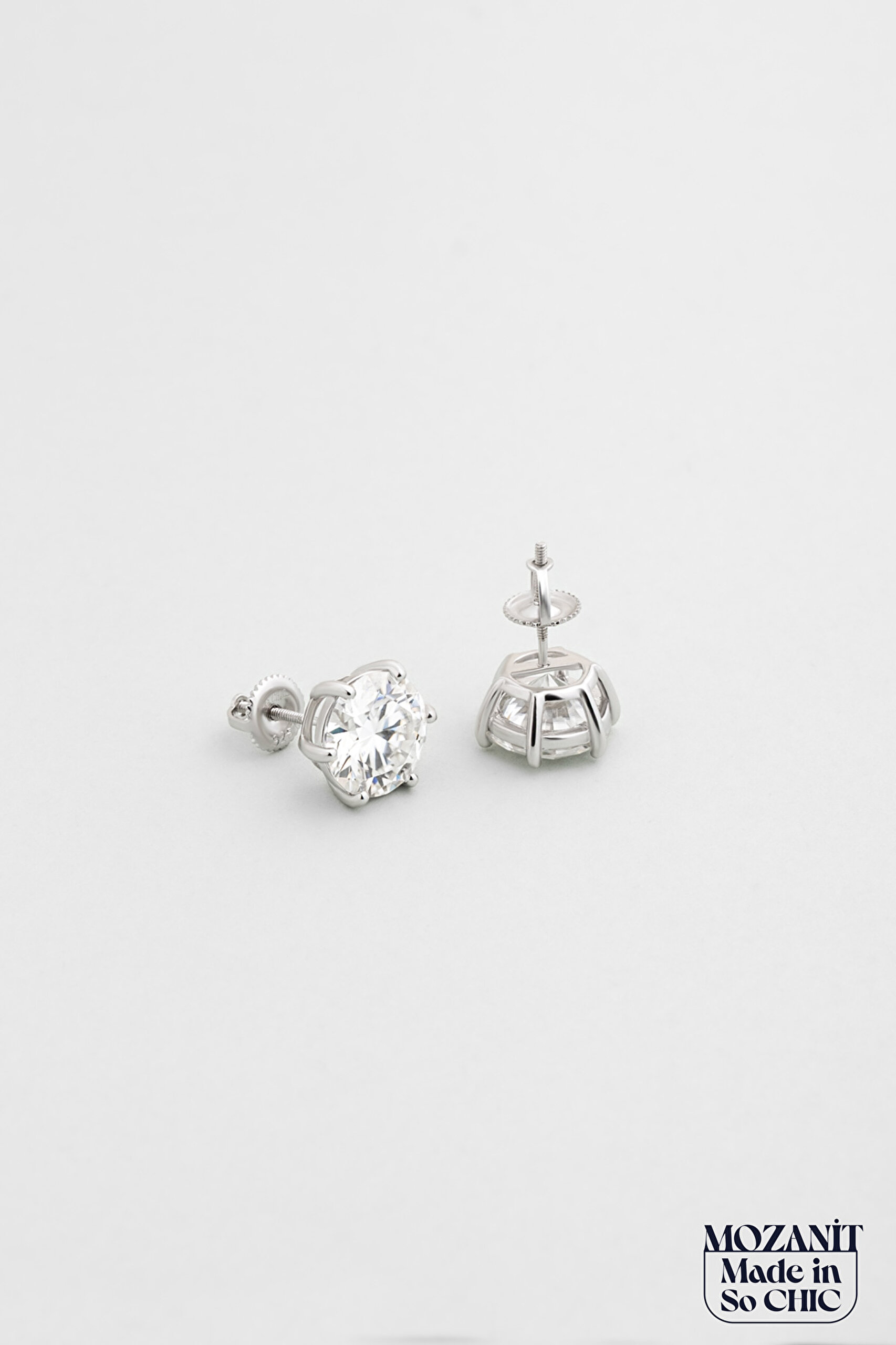 ⁠ Modern Mozanit 18 Ayar Beyaz Altın Kaplama Gümüş Küpe_0}