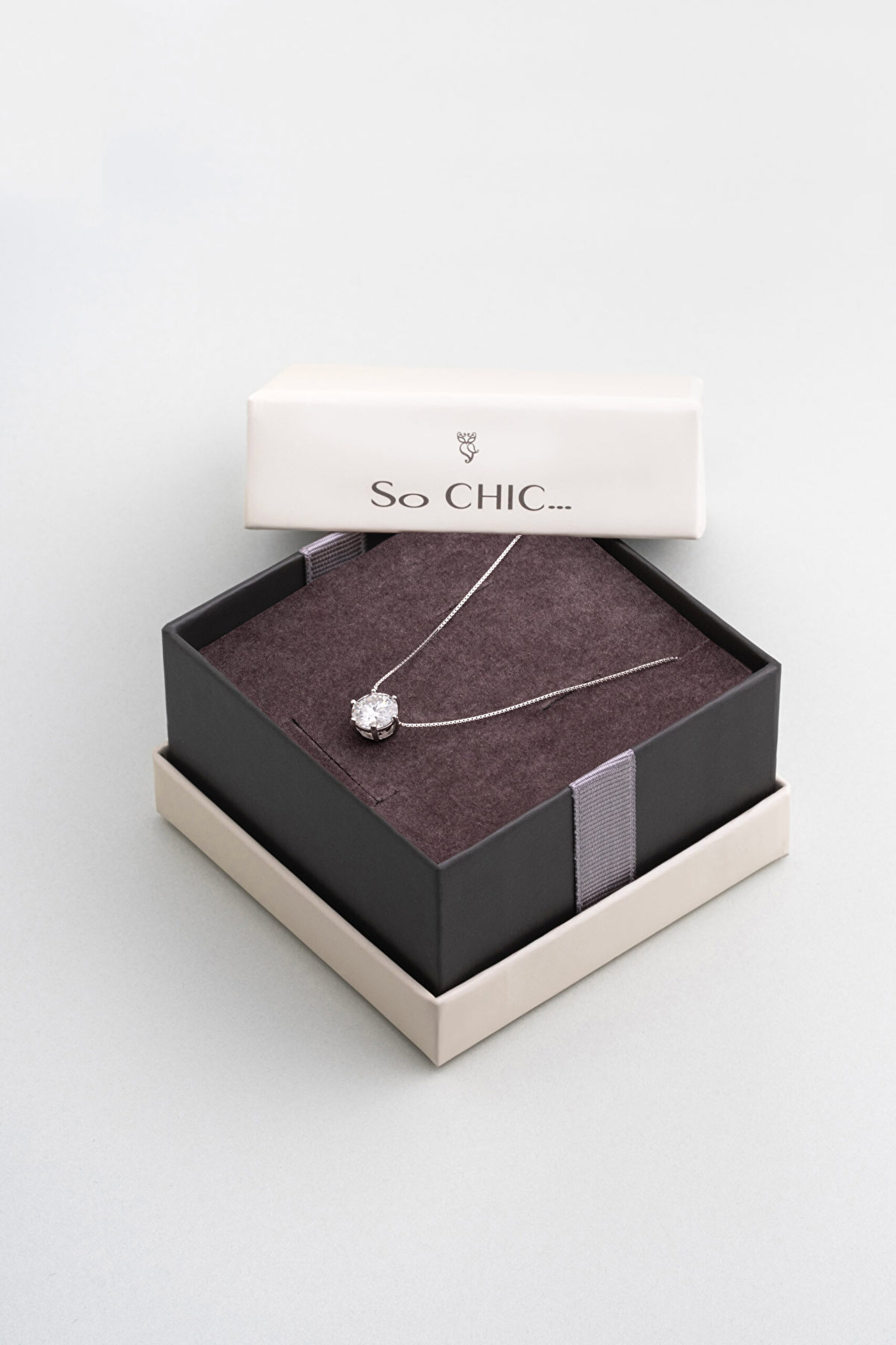 ⁠ Mozanit Esintisi 18 Ayar Beyaz Altın Kaplama 43 Cm Gümüş Tektaş Kolye_6}