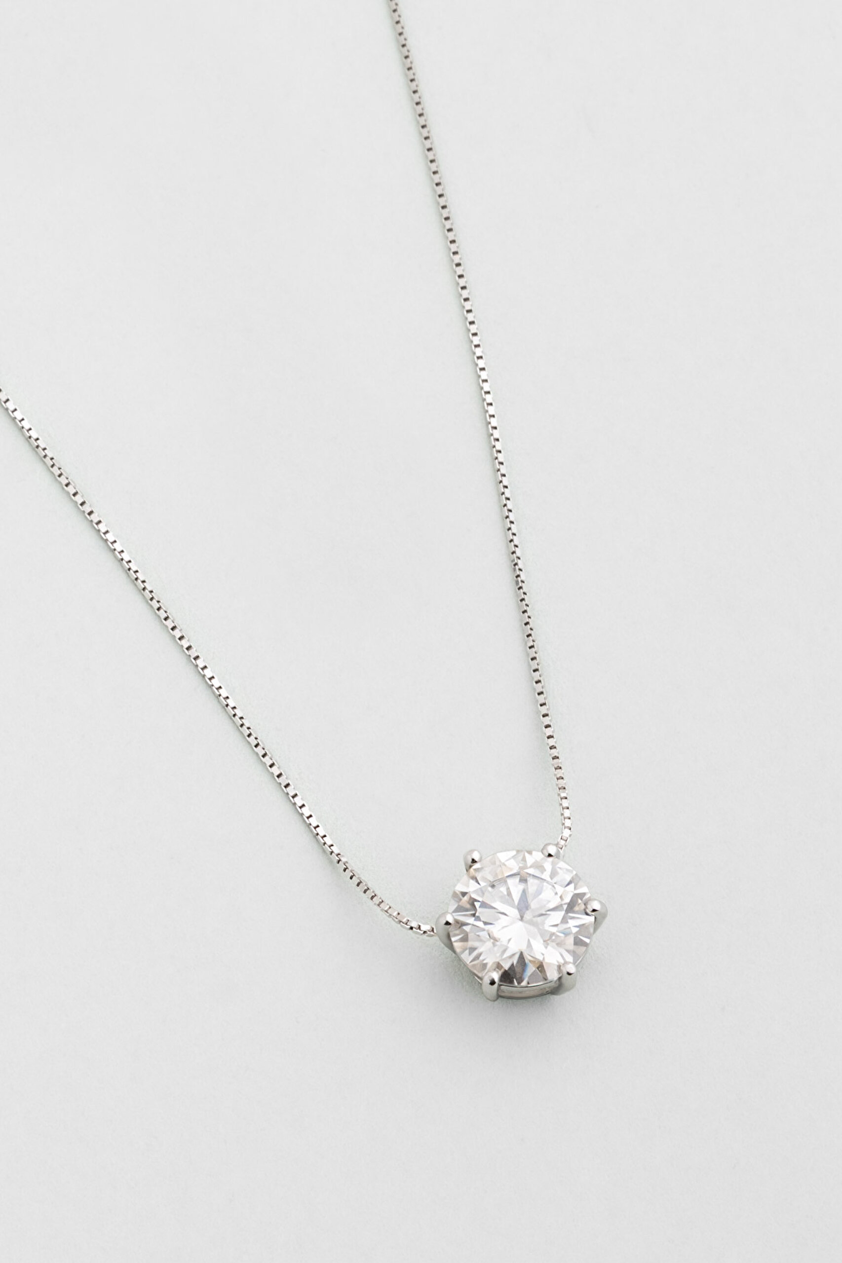 ⁠ Modern Mozanit 18 Ayar Beyaz Altın Kaplama 44 Cm Gümüş Kolye_4}