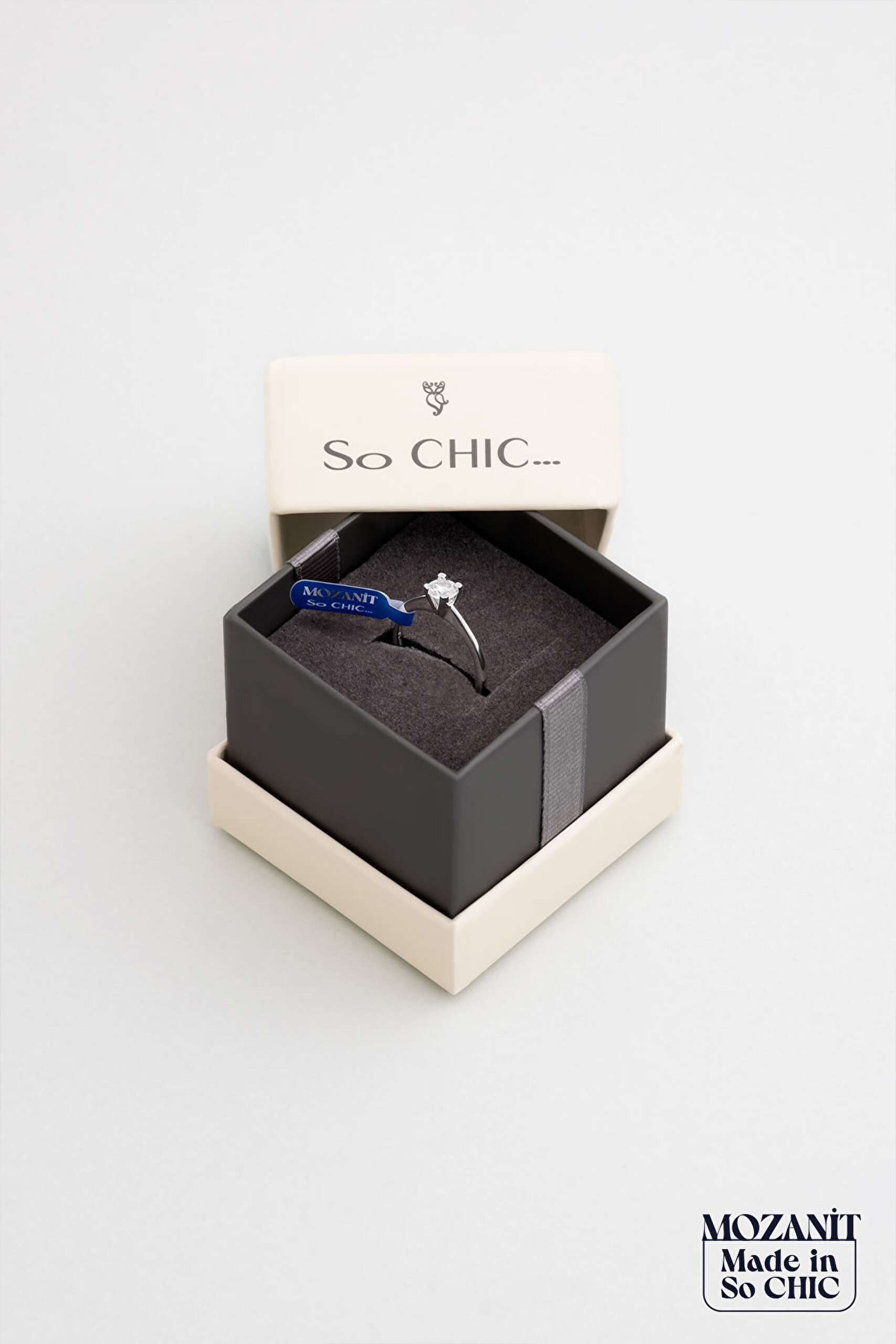 ⁠ Mozanit Dokunuşu 18 Ayar Beyaz Altın Kaplama Gümüş Tektaş Yüzük_5}