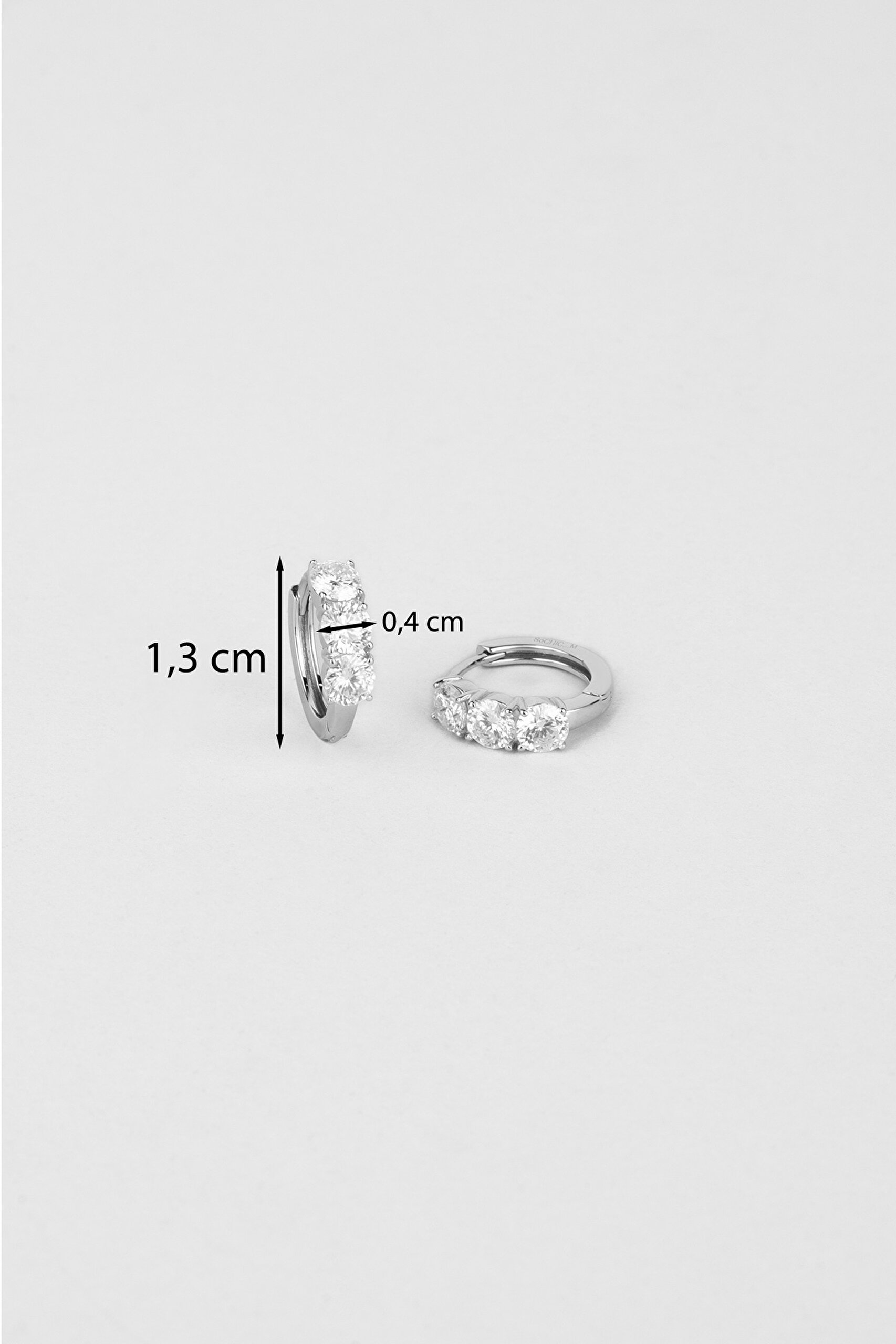 ⁠ Mozanit Dokunuşu 18 Ayar Beyaz Altın Kaplama Gümüş Halka Küpe_2}