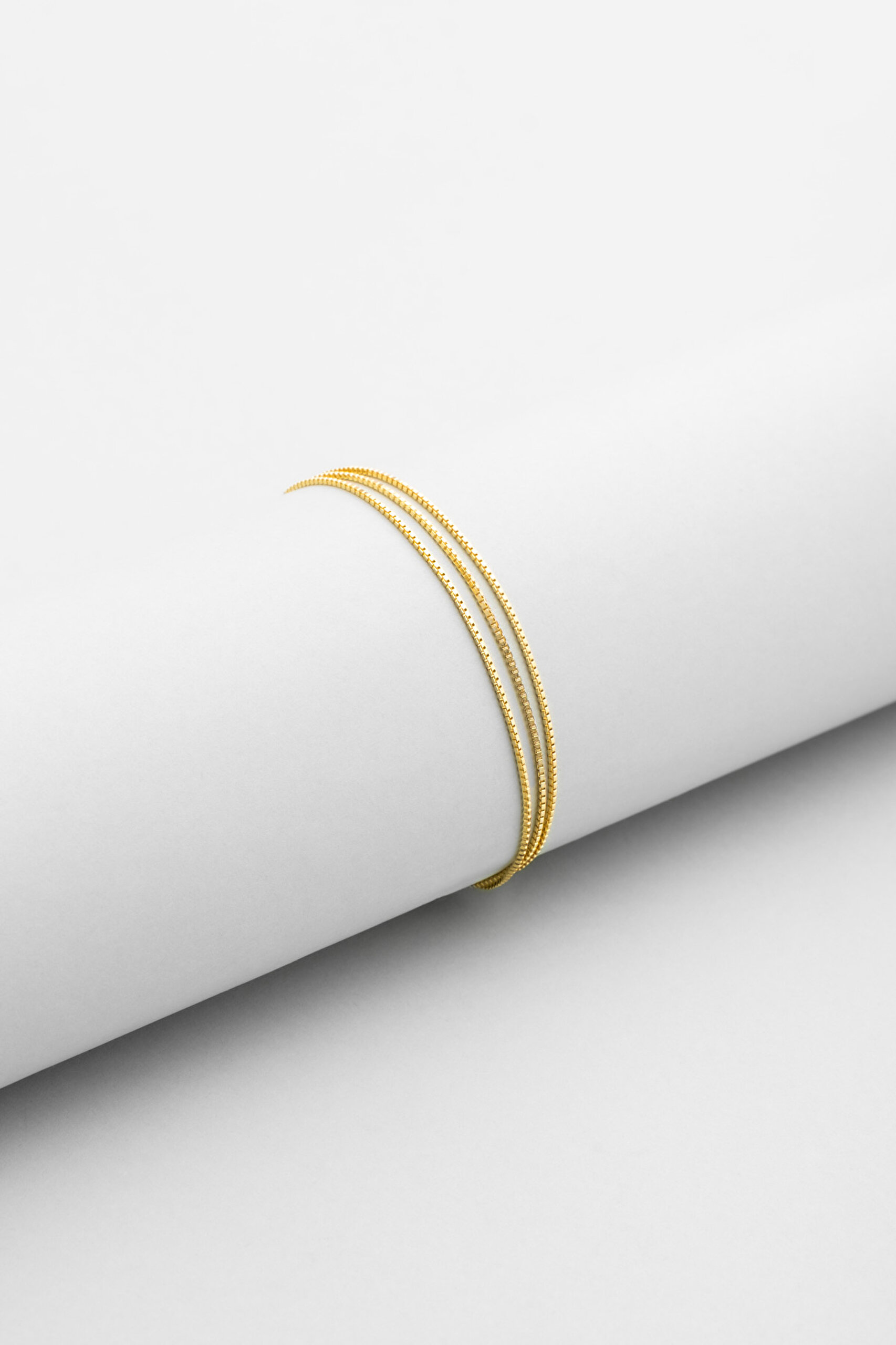 ⁠ Sonsuz Bağ 18 Ayar Sarı Altın Kaplama 19 Cm Gümüş Üçlü Zincir Bileklik_0}