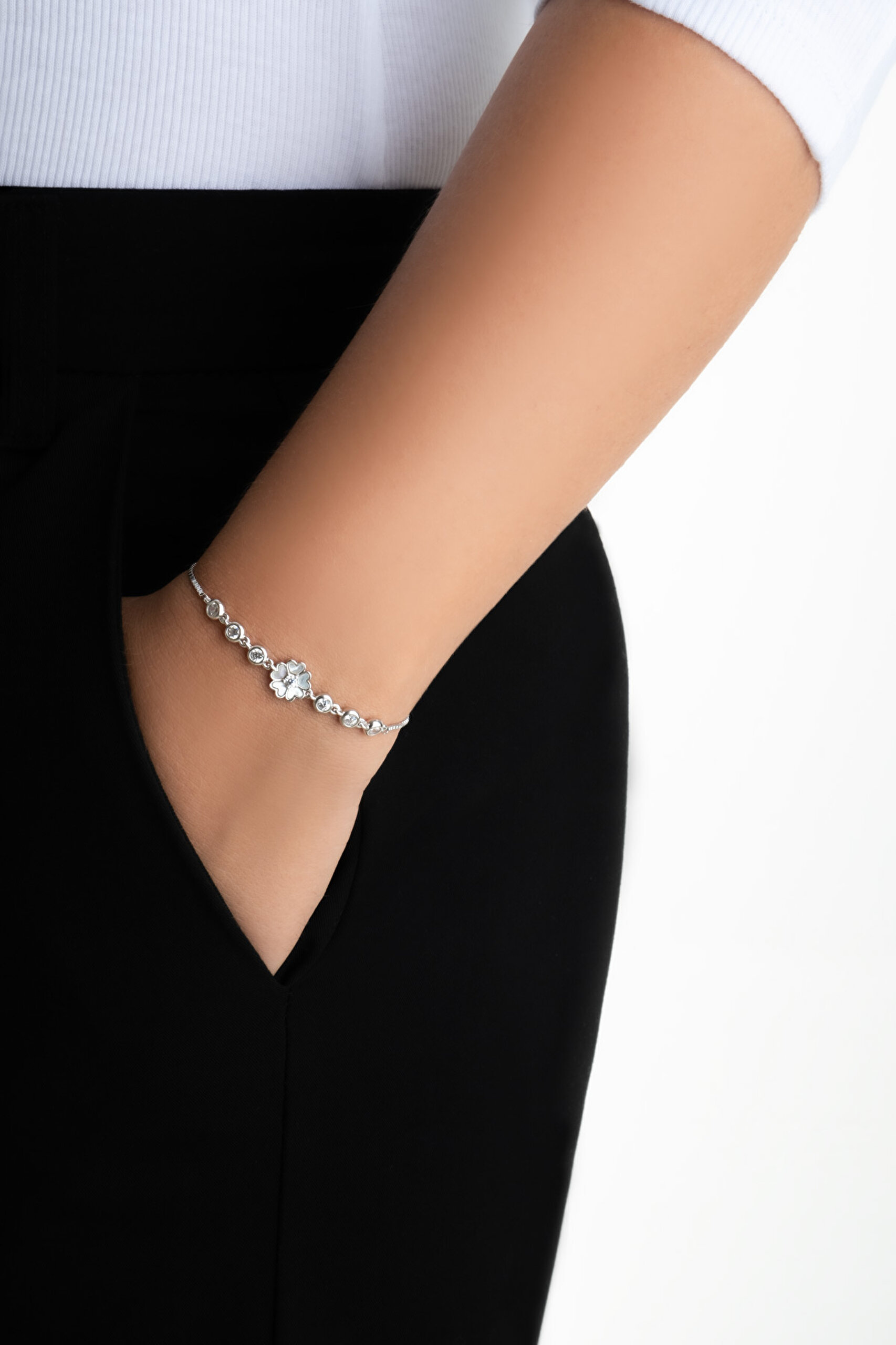 ⁠ Kardelen 18 Ayar Beyaz Altın Kaplama Ayarlanabilir Gümüş Bileklik_3}