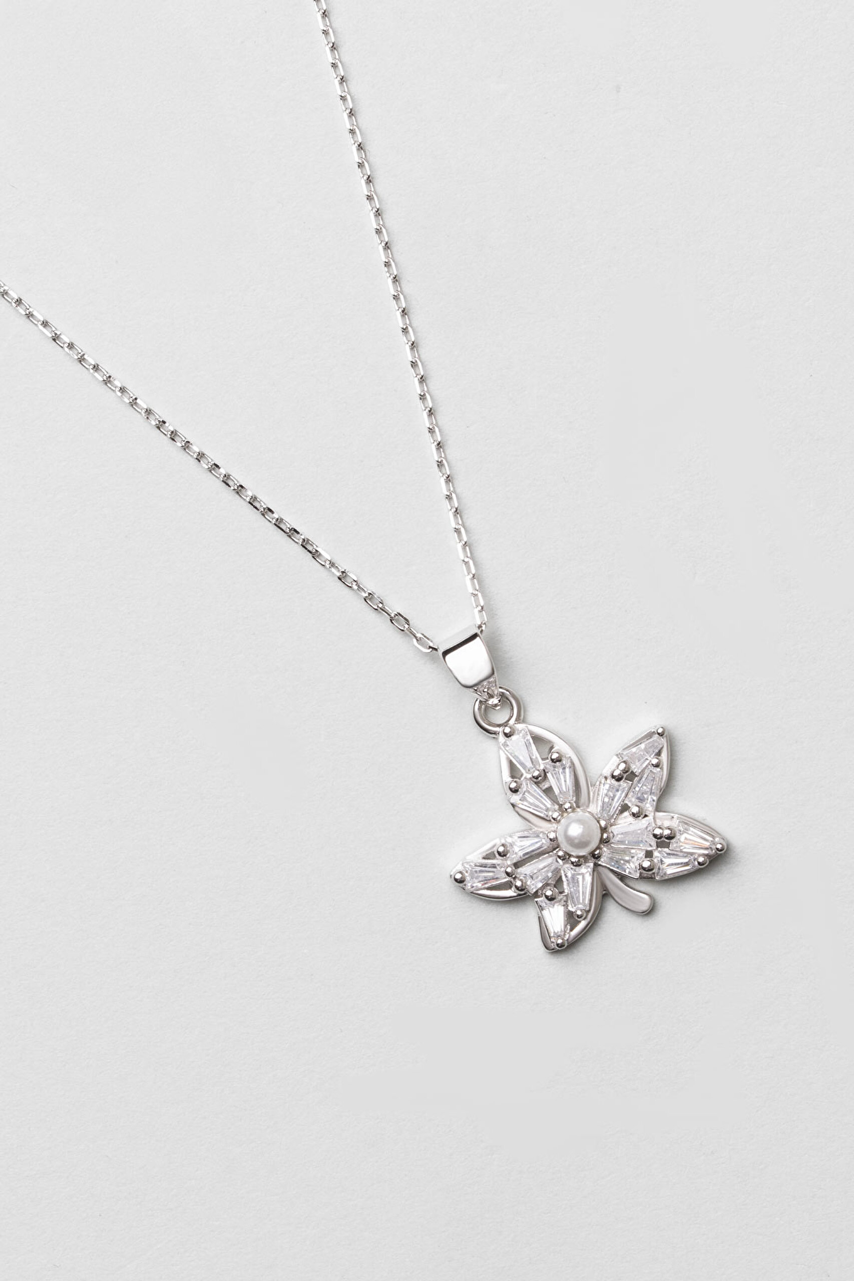 ⁠ Elysia 18 Ayar Beyaz Altın Kaplama 45 Cm Gümüş İnci Kolye_4}