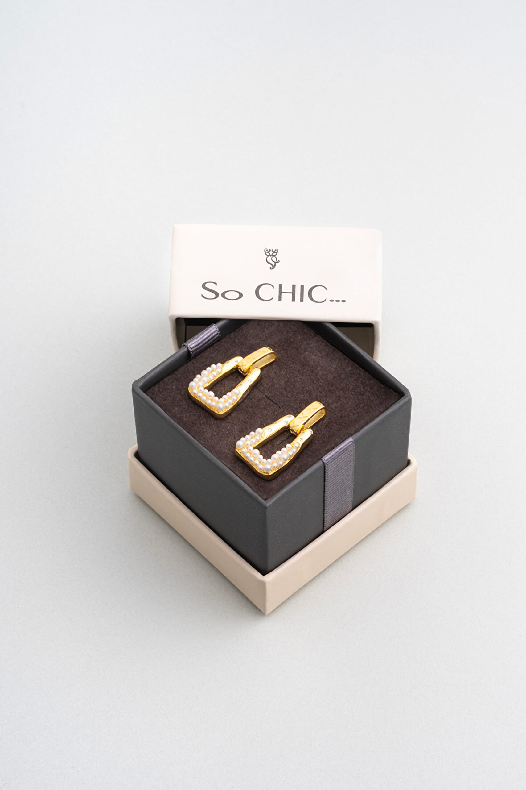 ⁠ İnci Dokunuşu 18 Ayar Sarı Altın Kaplama Gümüş Küpe_4}