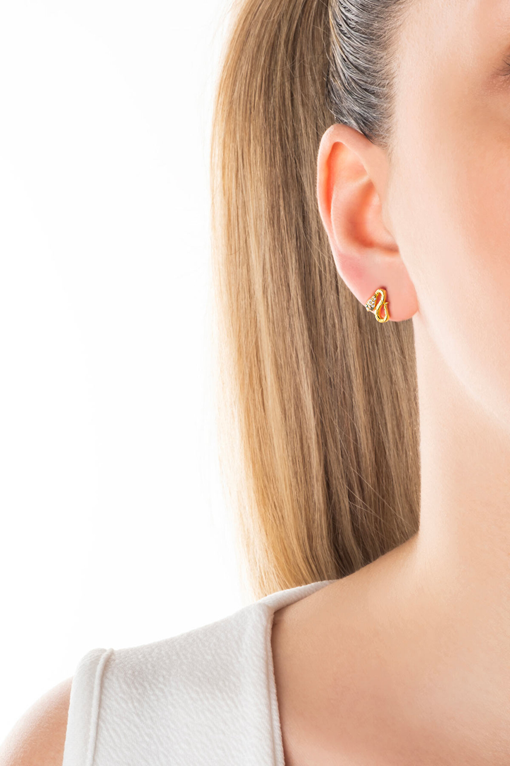 ⁠ Medusa Efsanesi 18 Ayar Sarı Altın Kaplama Gümüş Minimal Küpe_3}