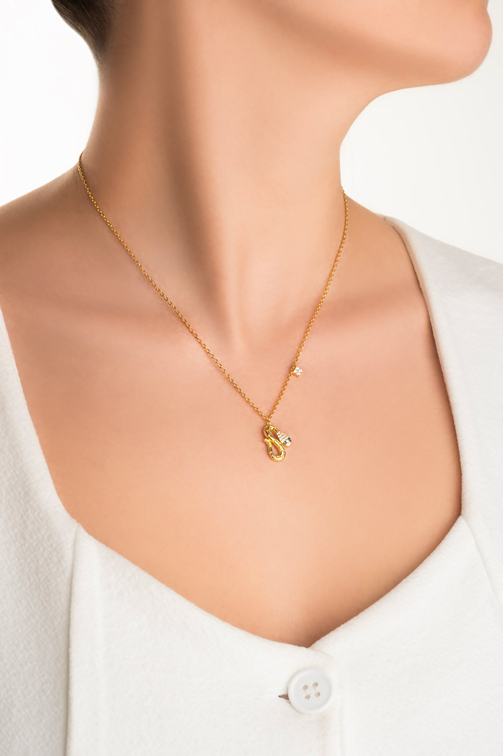 ⁠ Medusa Efsanesi 18 Ayar Sarı Altın Kaplama 44 Cm Gümüş Minimal Kolye_3}