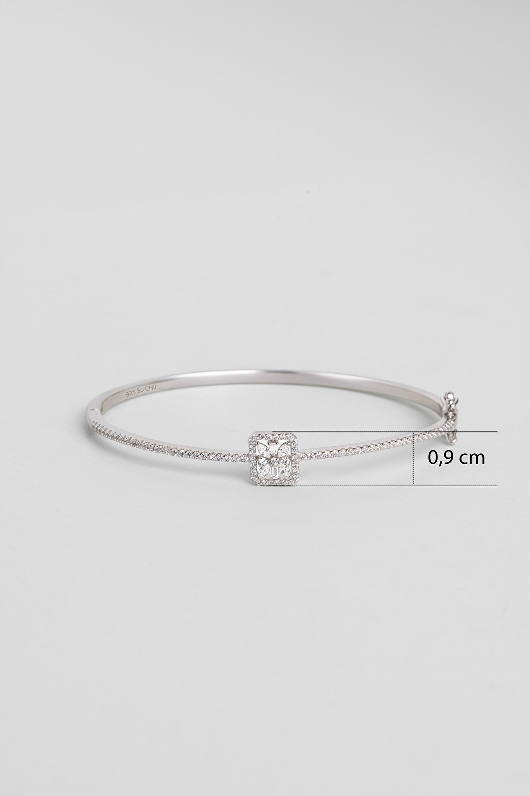 ⁠ Umut Çiçeği 18 Ayar Beyaz Altın Kaplama Gümüş Kelepçe Bileklik_1}