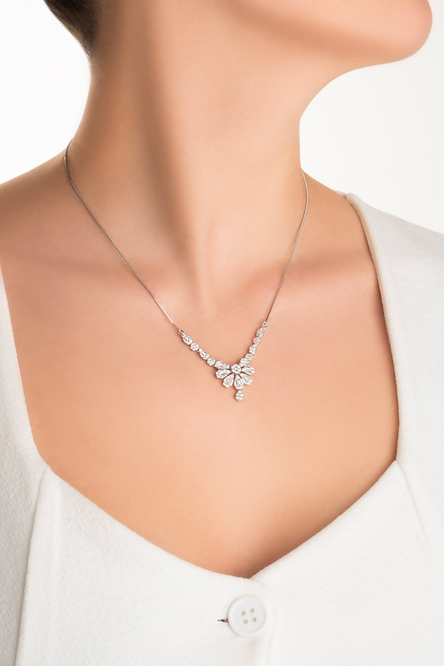 ⁠ Müge Çiçeği 18 Ayar Beyaz Altın Kaplama 45 Cm Gümüş Kolye_3}