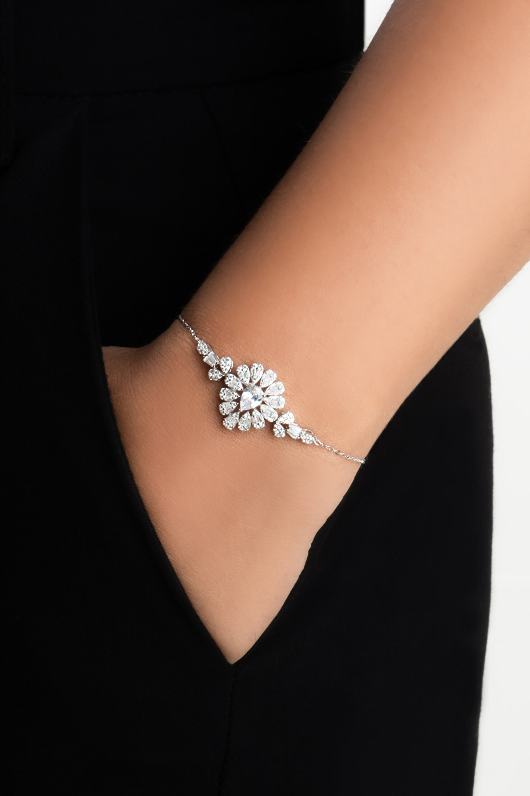 Düğün Çiçeği 18 Ayar Beyaz Altın Kaplama 19 Cm Gümüş Bileklik - 1