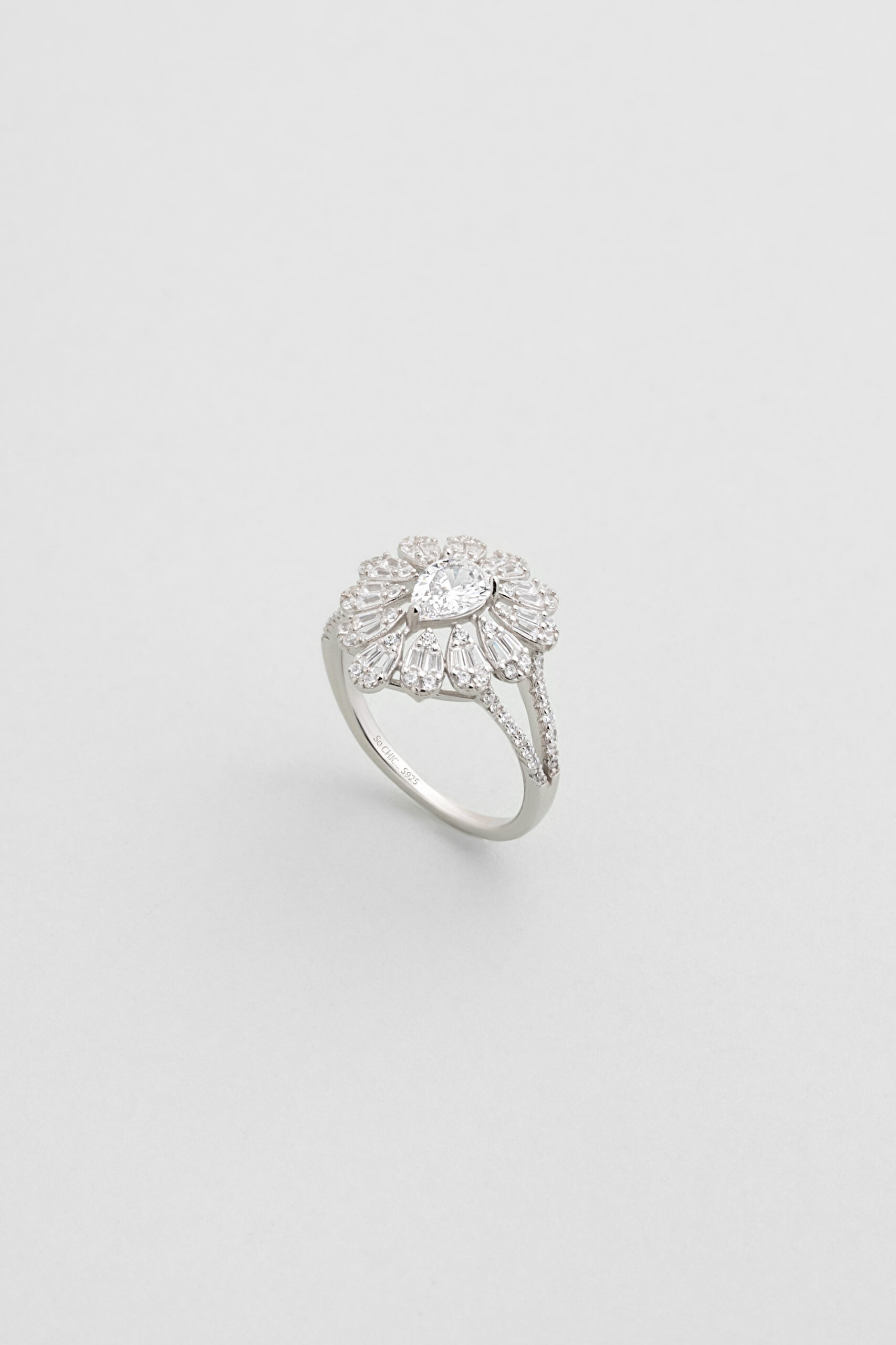 ⁠ Düğün Çiçeği 18 Ayar Beyaz Altın Kaplama Gümüş Yüzük_0}