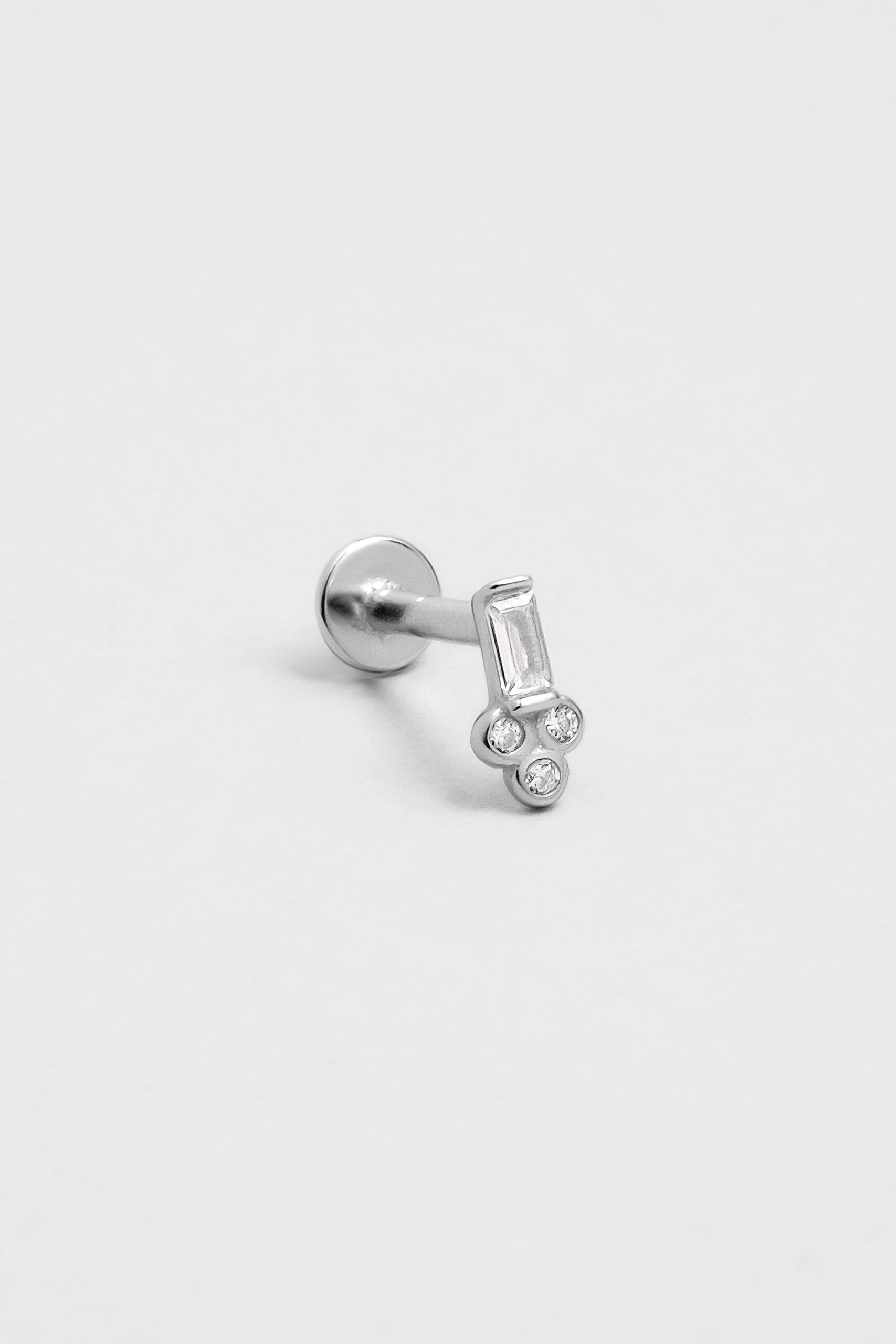 ⁠ Baget Kesim 18 Ayar Beyaz Altın Kaplama Gümüş Tragus-Helix Piercing_0}