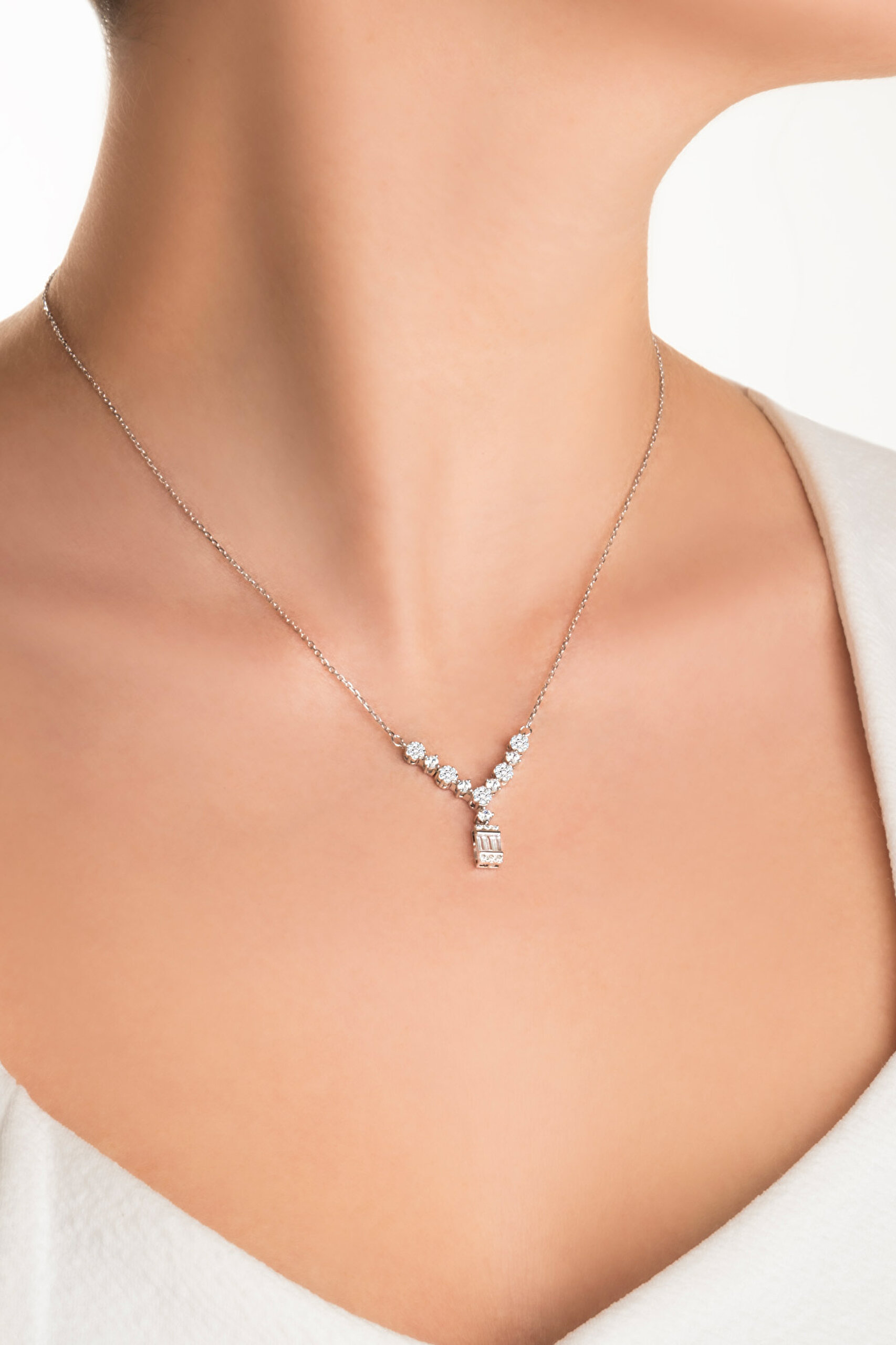 ⁠ Işık Yolu 18 Ayar Beyaz Altın Kaplama 45 Cm Gümüş Kolye_1}