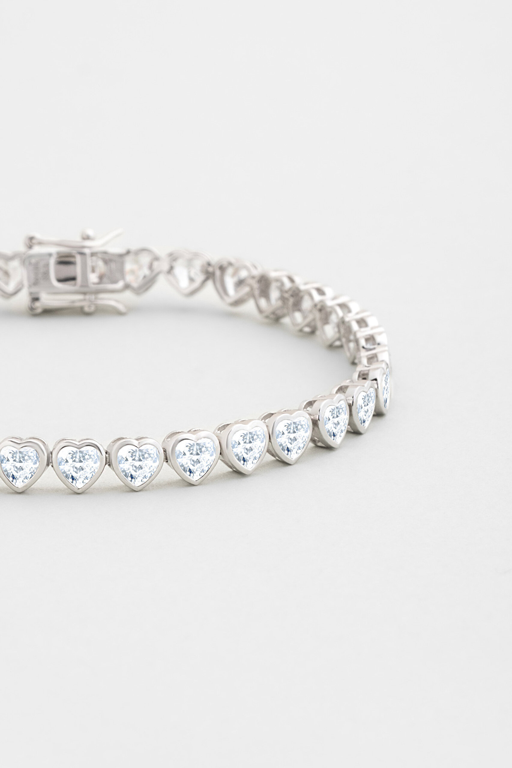 ⁠ Love 18 Ayar Beyaz Altın Kaplama Gümüş Su Yolu Bileklik_4}