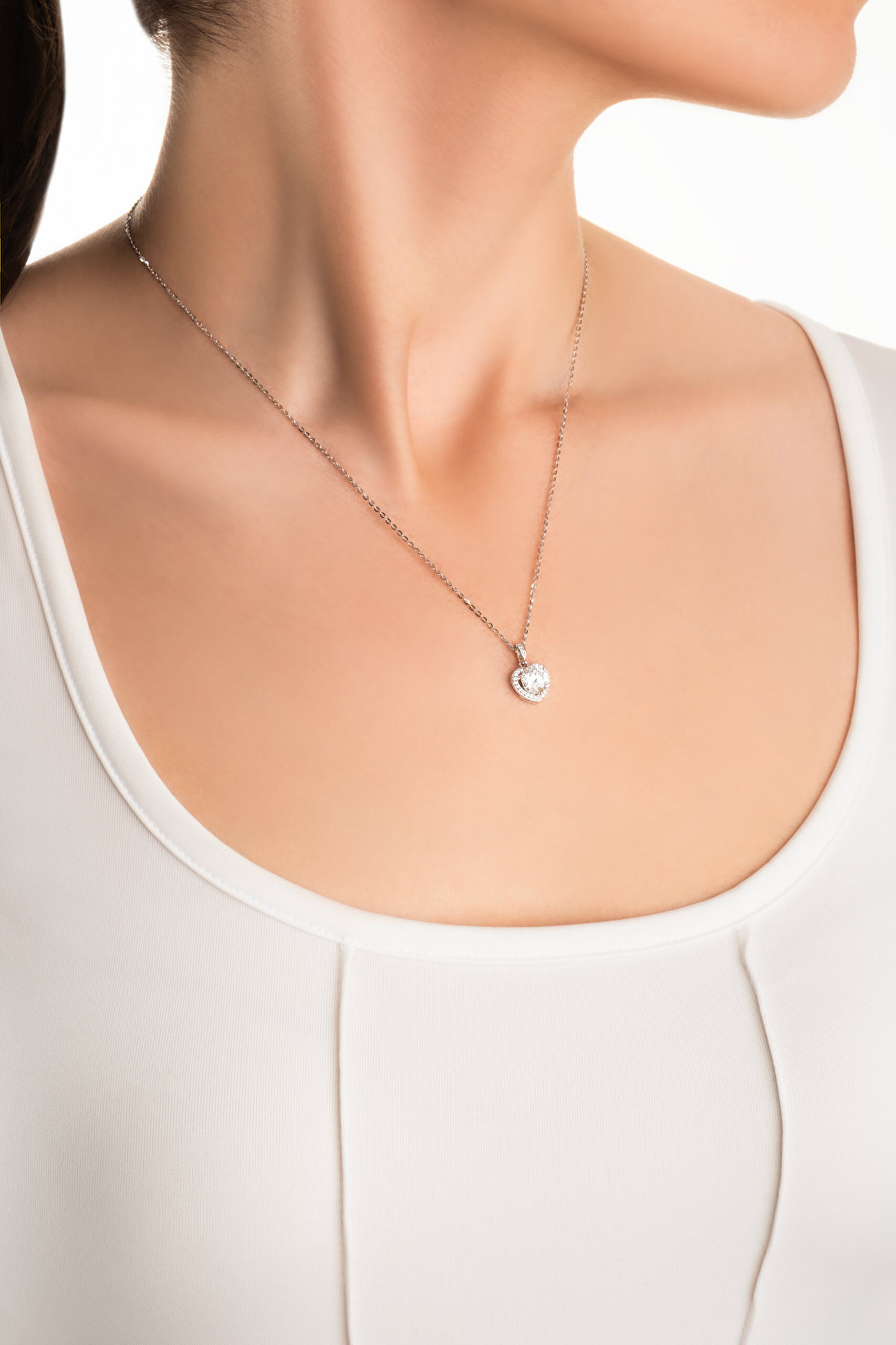 ⁠ Mozanit Kalbi 18 Ayar Beyaz Altın Kaplama 46 Cm Gümüş Kolye_3}